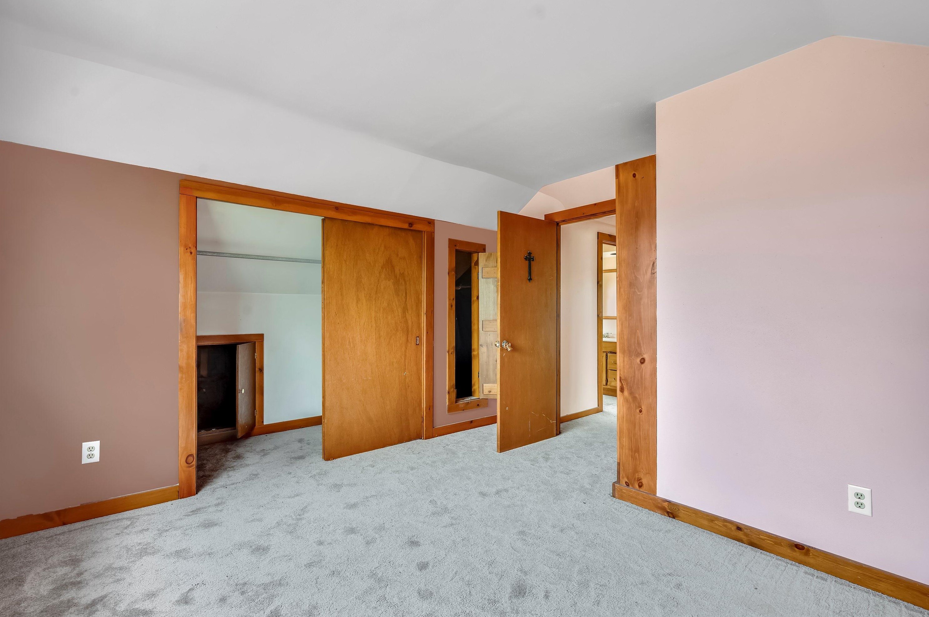 3840 Calhoun Rd, Brookfield WI  53005-2181 exterior