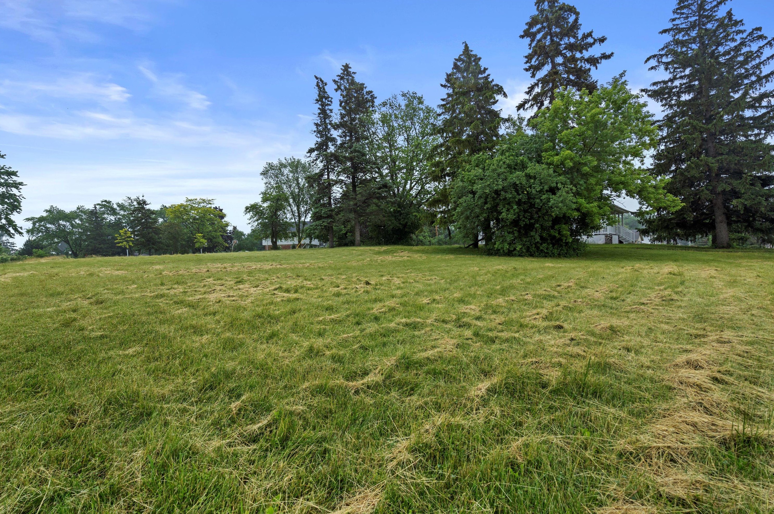 3840 Calhoun Rd, Brookfield WI  53005-2181 exterior