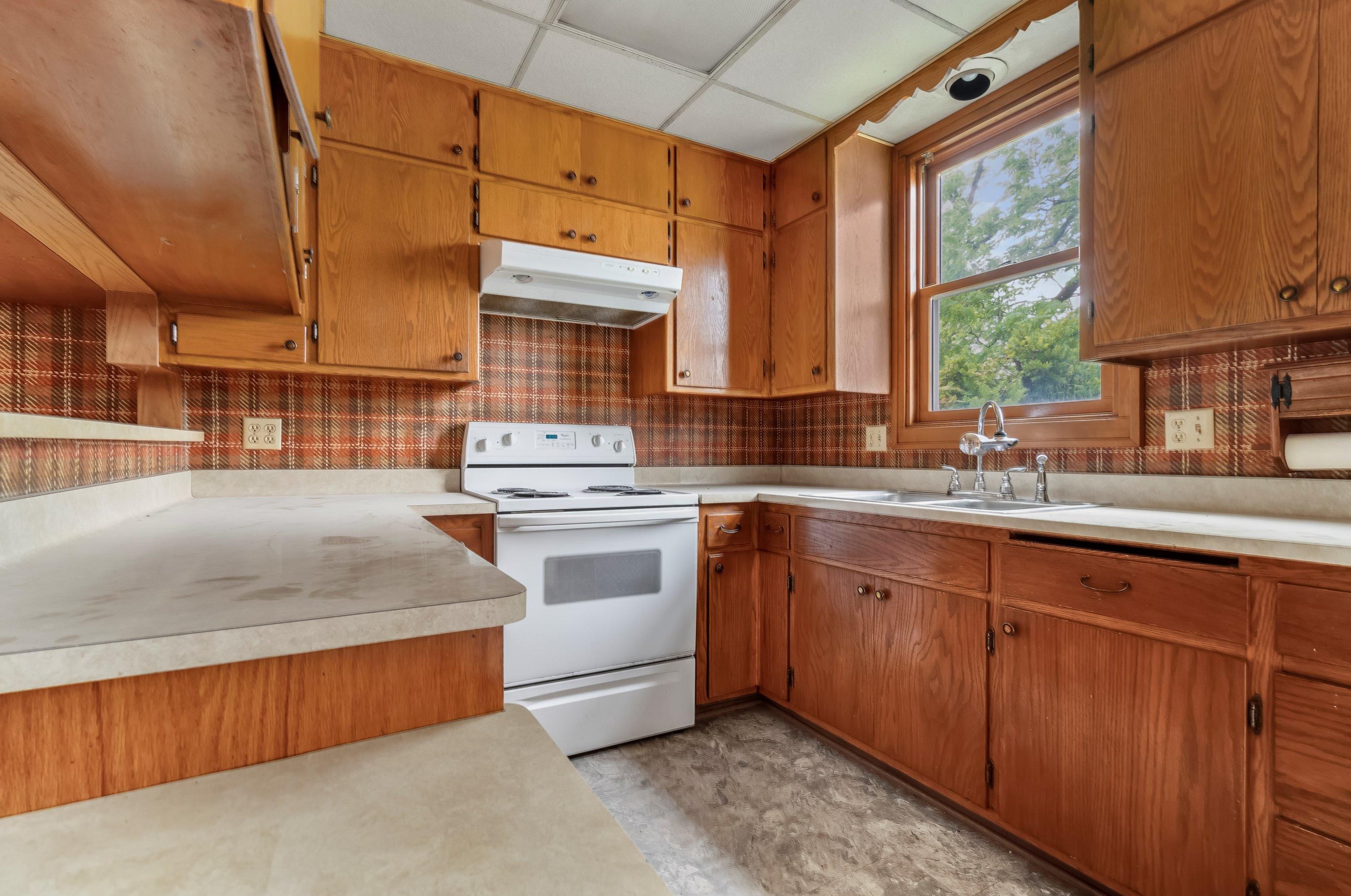 3840 Calhoun Rd, Brookfield WI  53005-2181 exterior