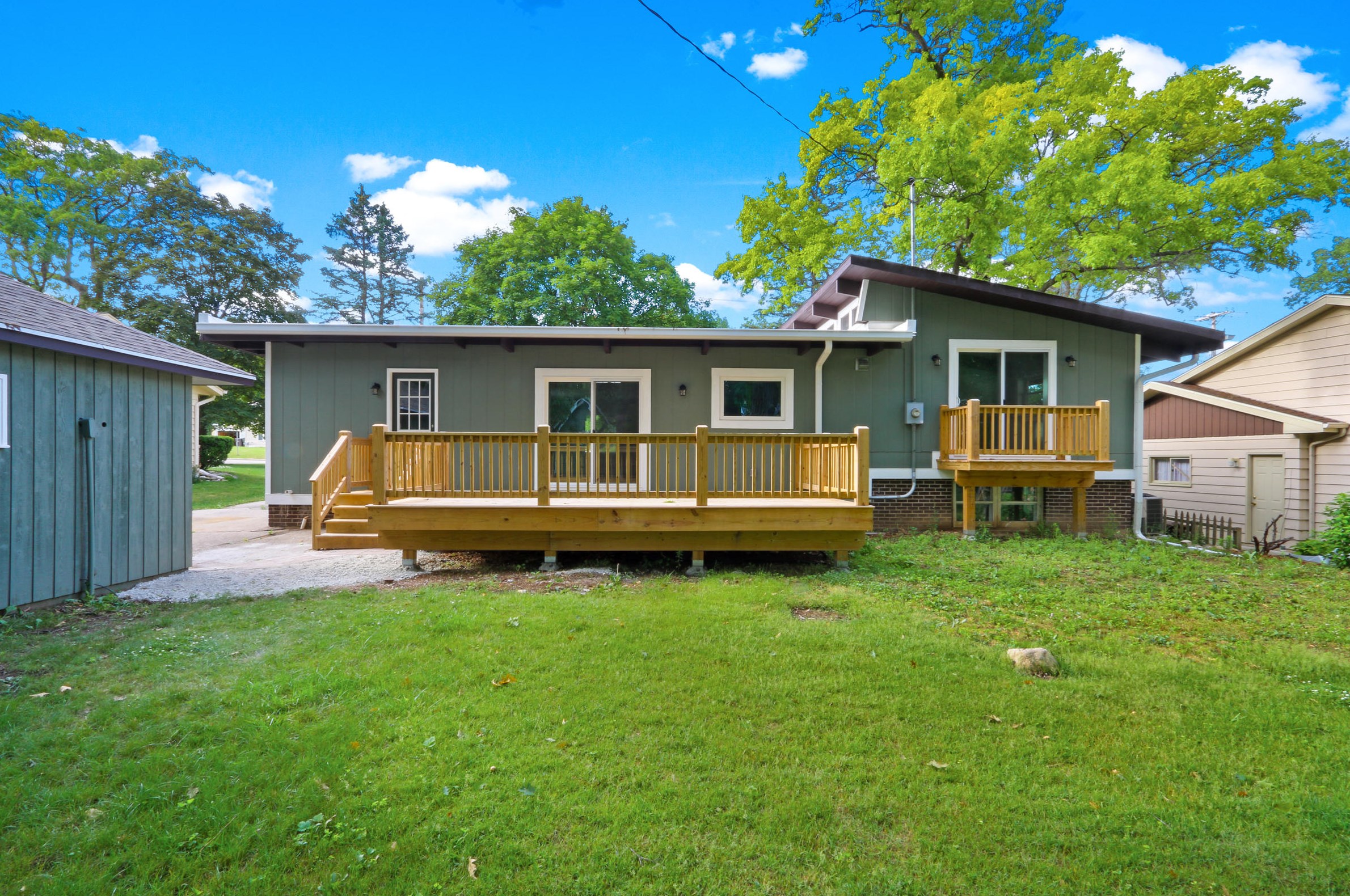 1490 Conant St, Lake Geneva, WI 53147