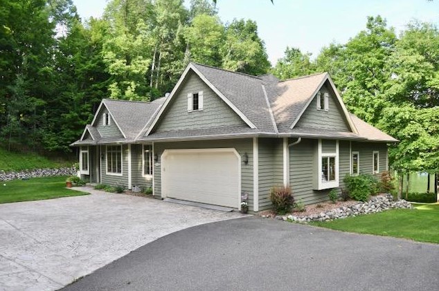 16394 N Maiden Lake Rd, Mountain, WI 54149