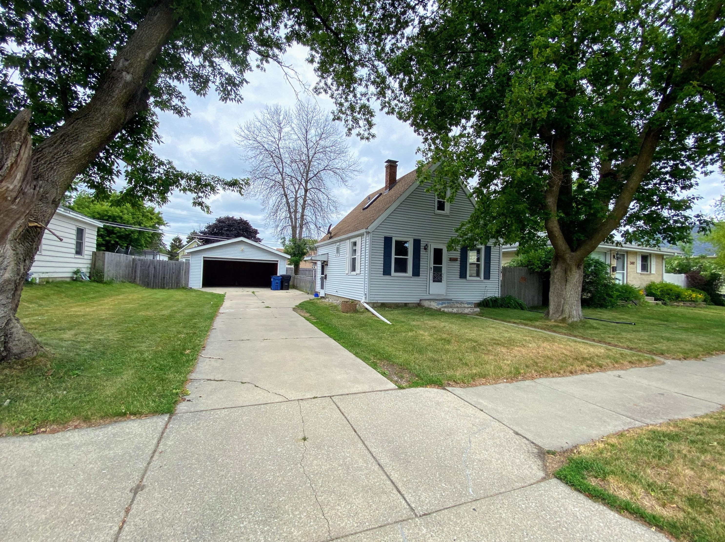 3446 6th Ave, Racine, WI 53402-3770