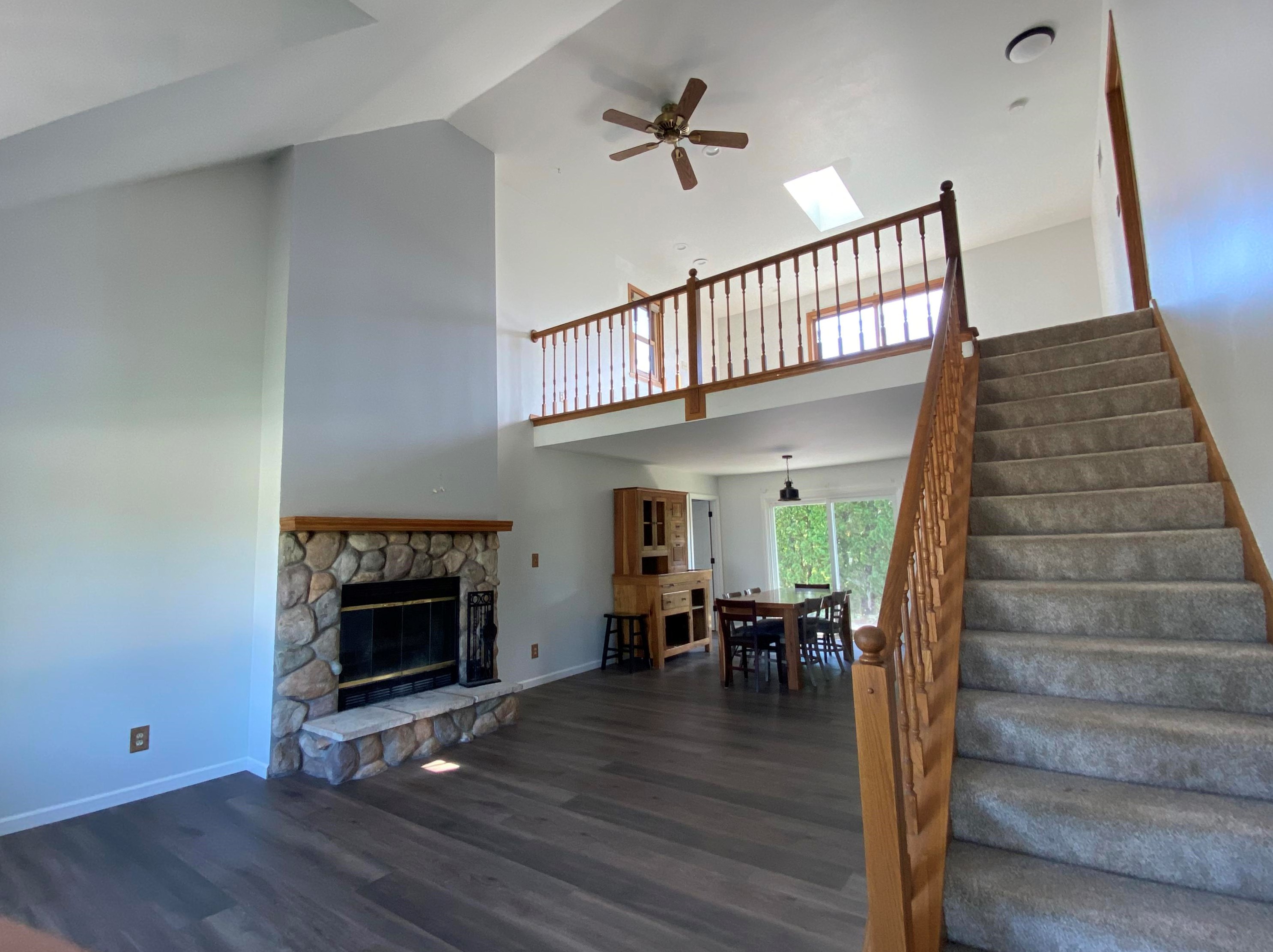 8360 Orchard View Ln, Oak Creek, WI 53154-8517