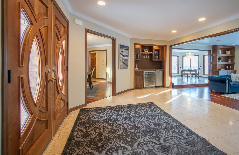 1266 N Lakeview Pl, Thiensville, WI 53092