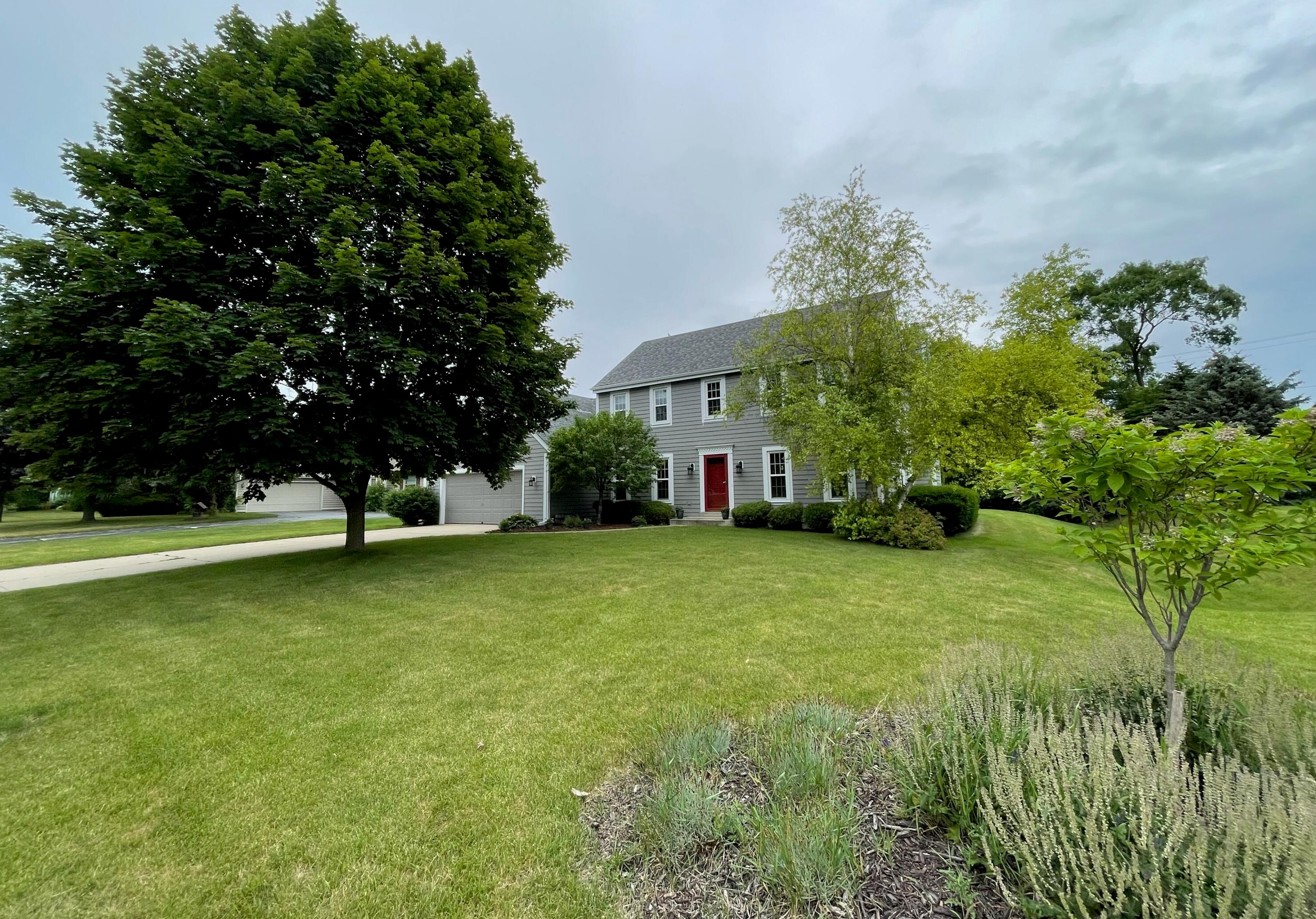 1140 Pioneer Trail, Waukesha, WI 53186