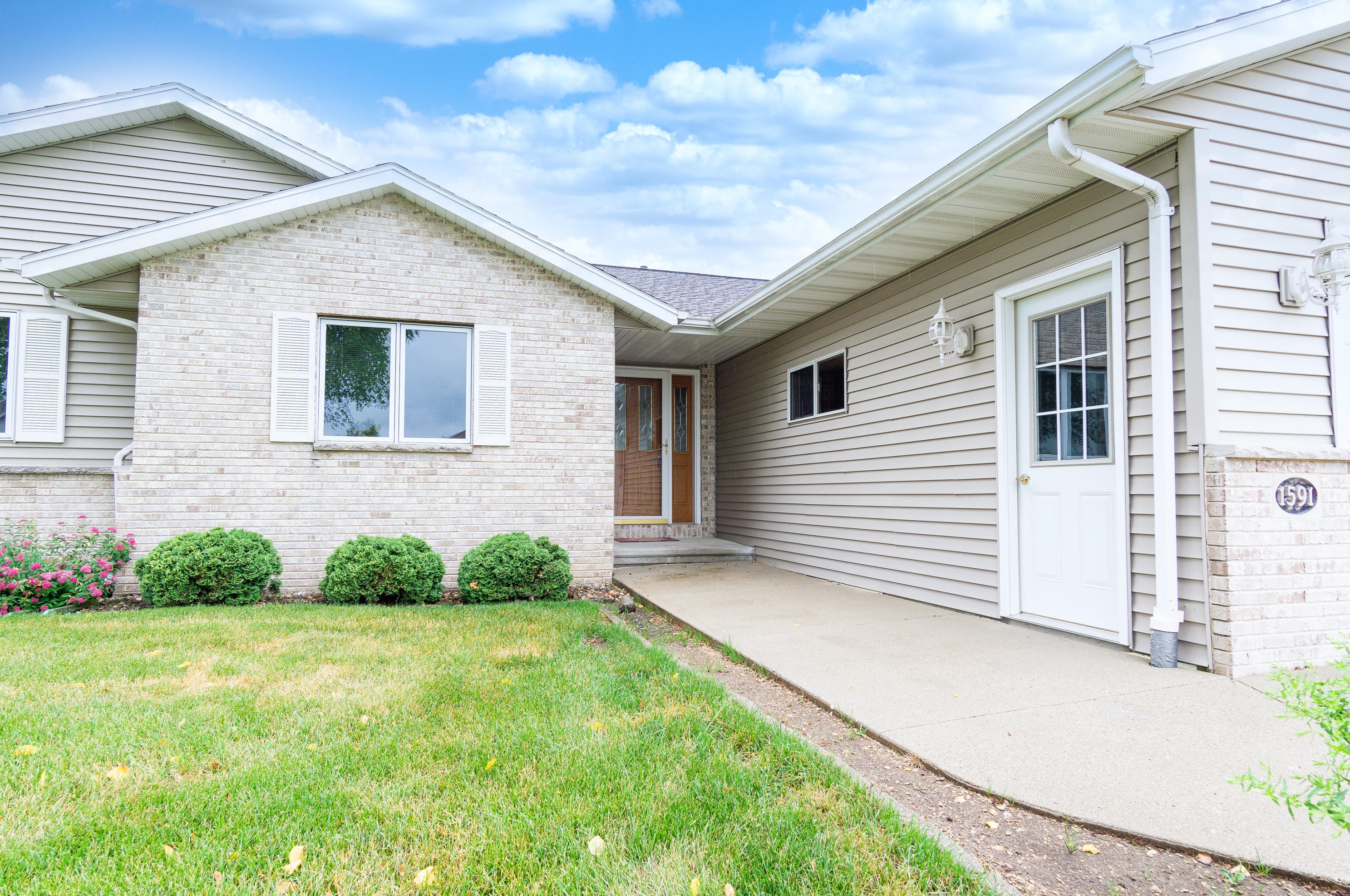 1591 Pineridge Ct, Mayville, WI 53050