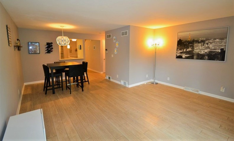 6208 W College Ave, Greendale, WI 53129