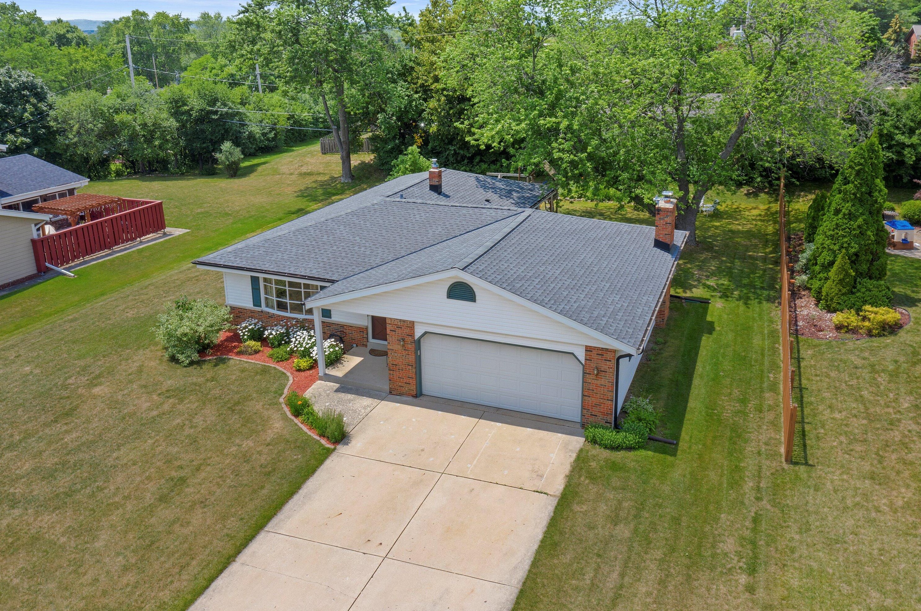 6423 Sycamore St, Greendale, WI 53129