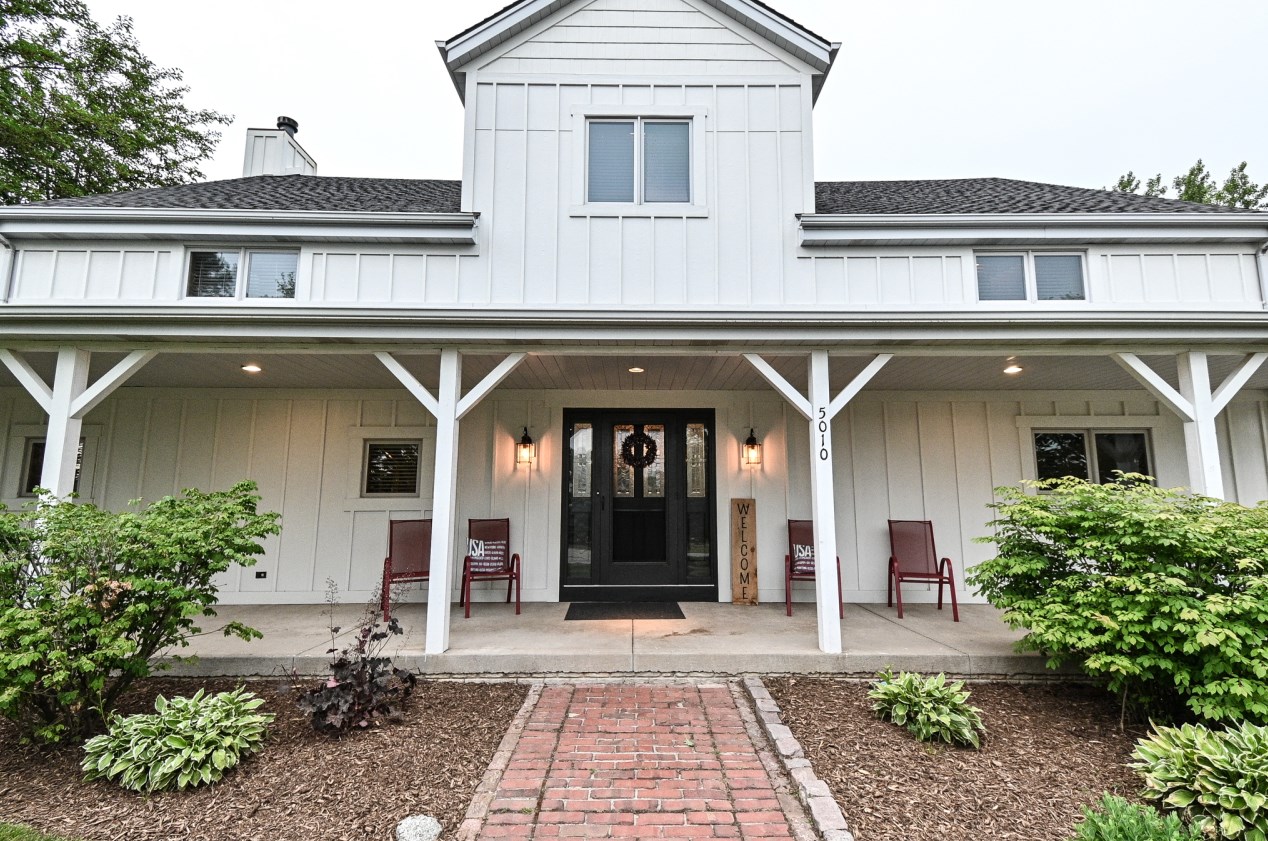 5010 Mesa Ct, Waterford, WI 53185