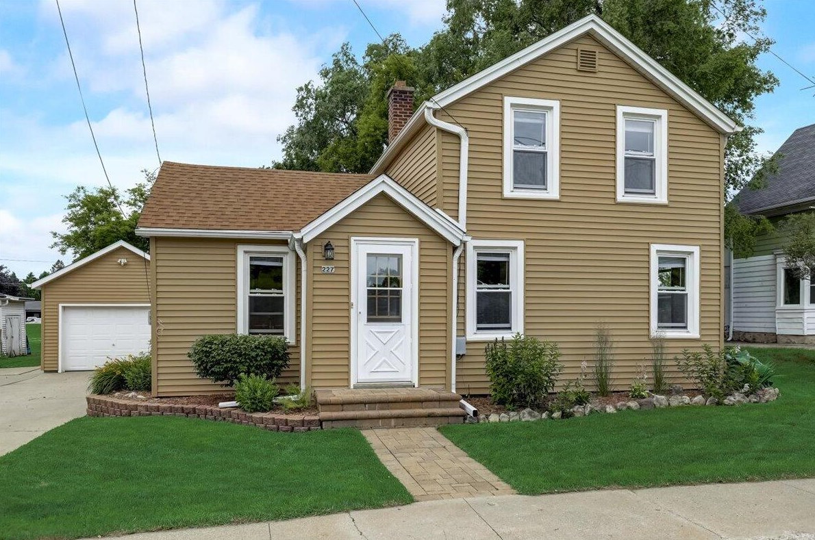 227 W Main St, West Bend, WI 53090