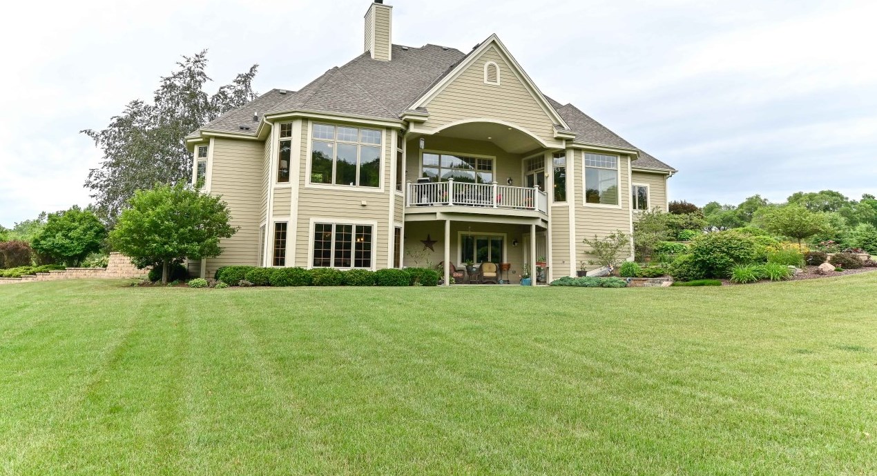 7233 Botting Rd, Racine, WI 53402-9518