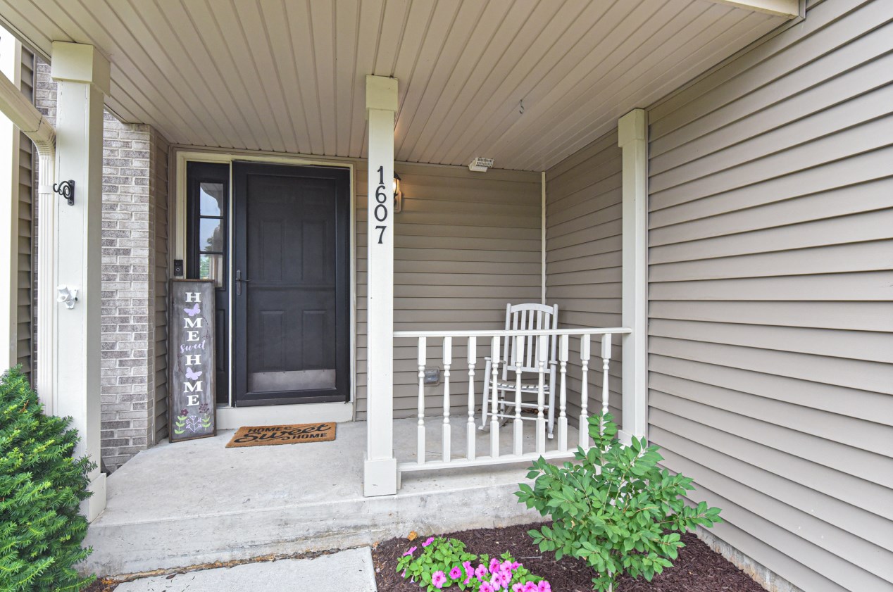 1607 Meadow Ln, Elkhorn, WI 53121-4379