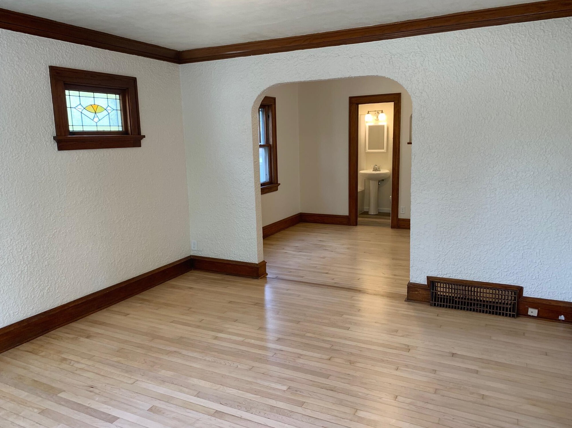 1330 Manitoba Ave, South Milwaukee, WI 53172-1915