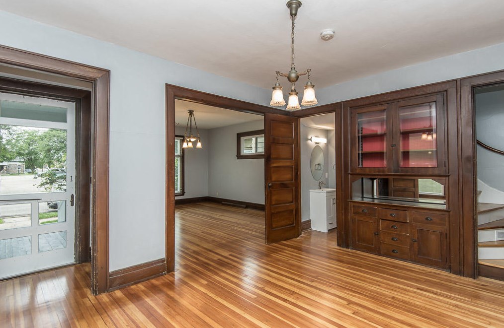 113 N 8th St, Watertown, WI 53094