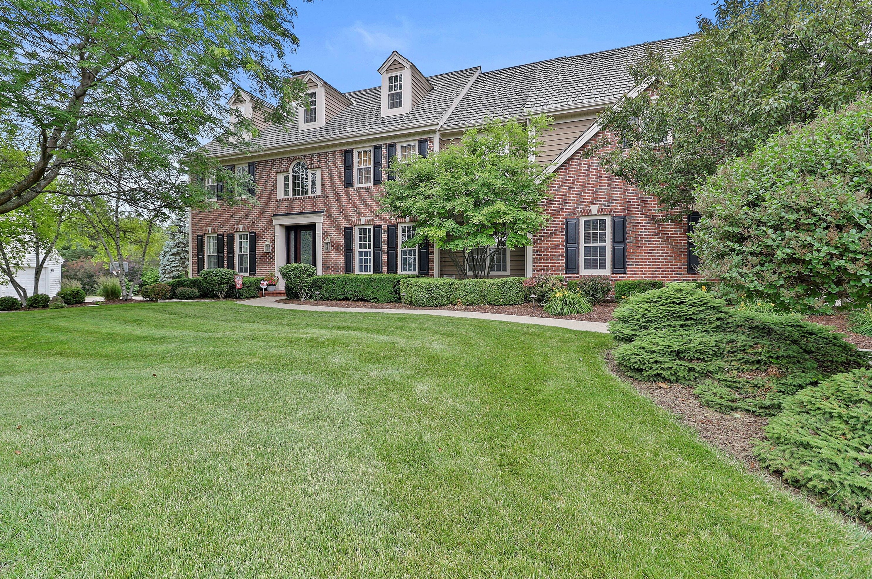 3280 Fordham Ct, Brookfield, WI 53005