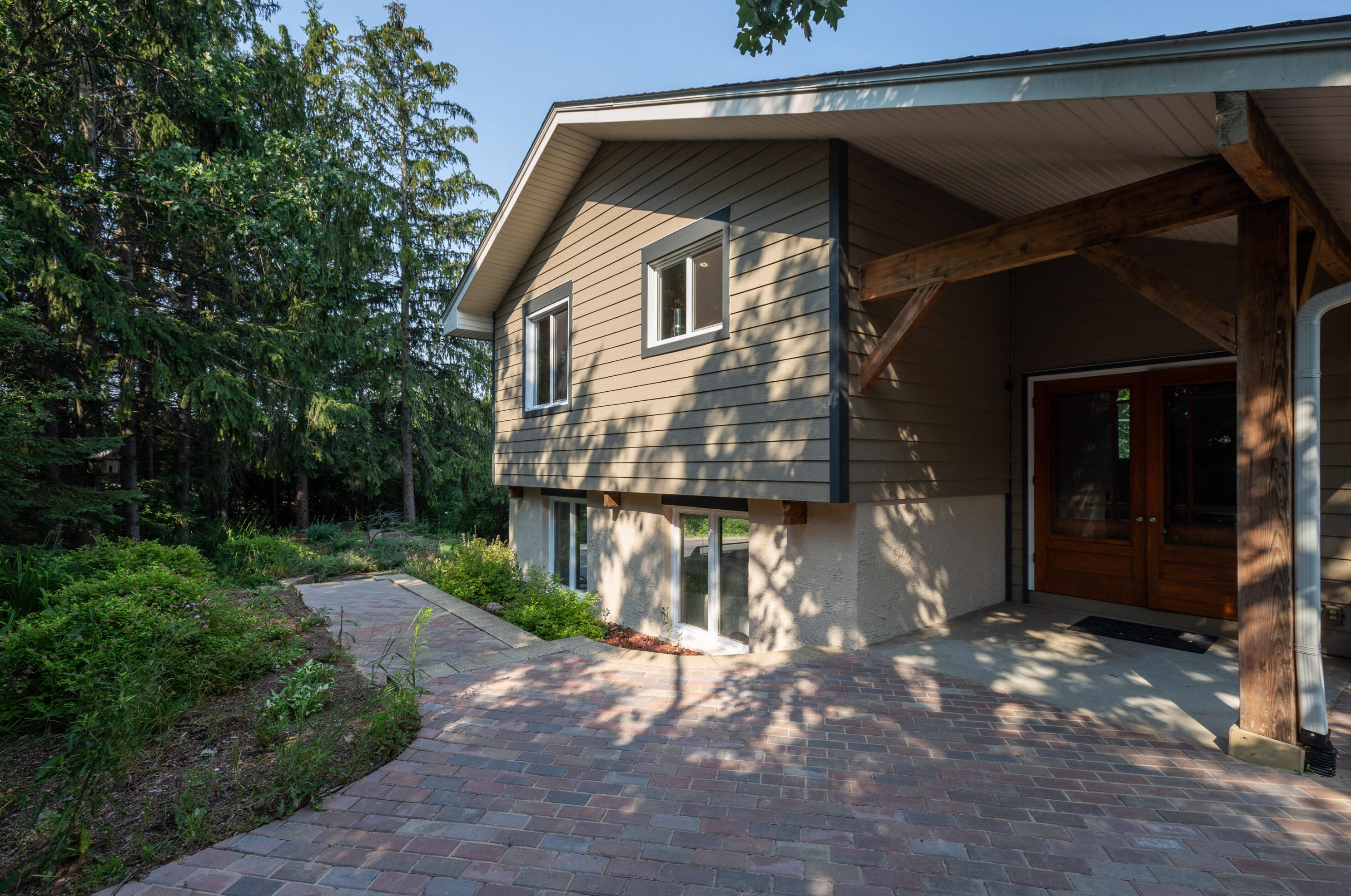 1018 Criglas Rd, Wales, WI 53183