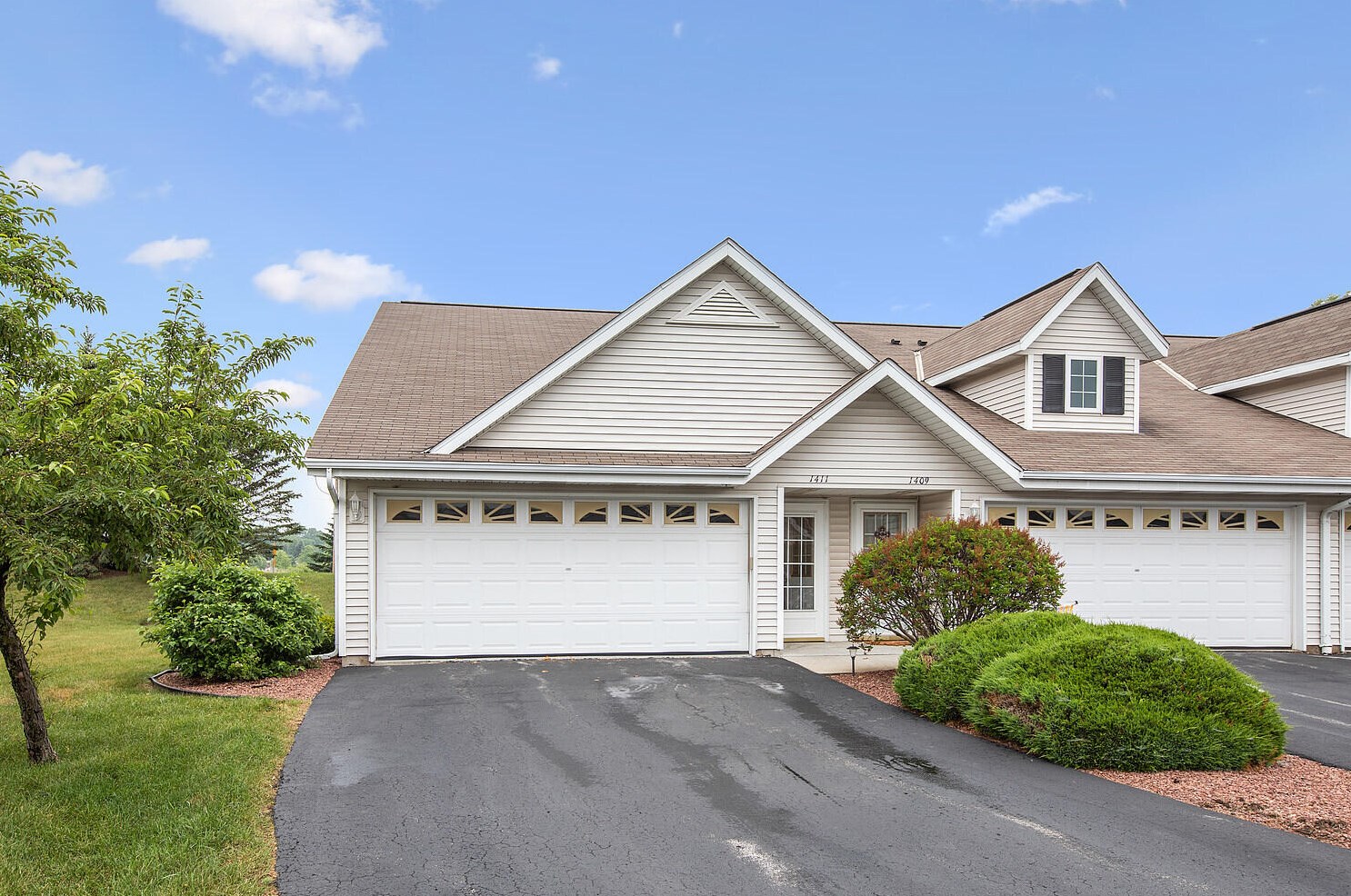 1411 Watercress Cir, West Bend, WI 53095
