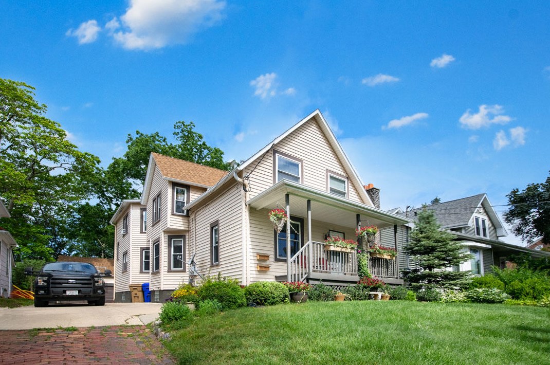 7228 7th Ave, Kenosha, WI 53143