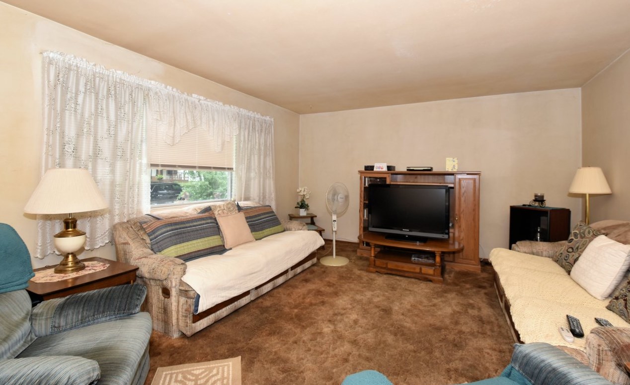 1907 S 97th St, Milwaukee, WI 53227