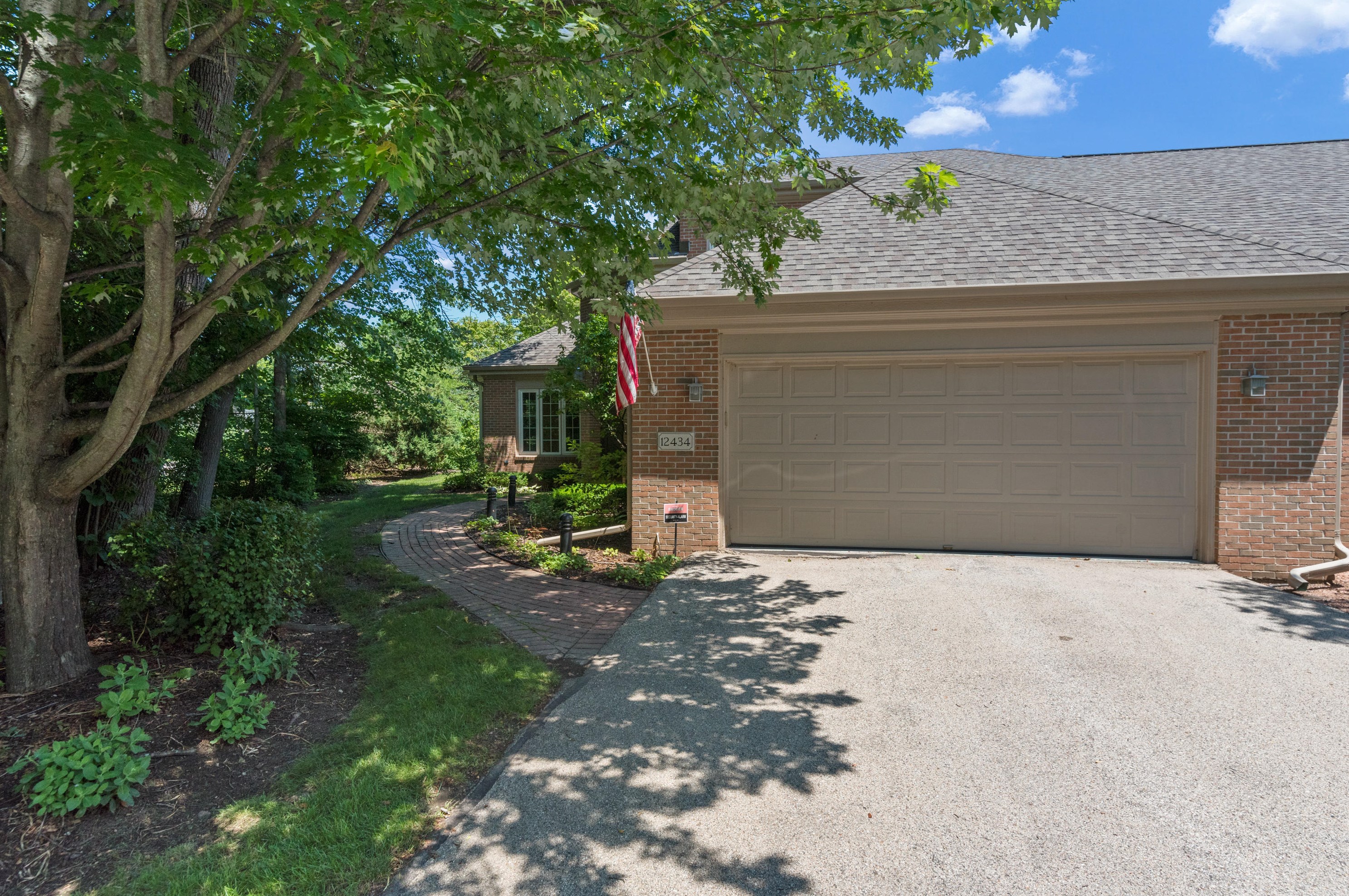 12434 N Golf Dr, Thiensville, WI 53092