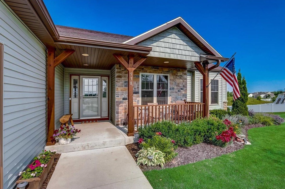 538 Emerald Hills Dr, Waubeka, WI 53021