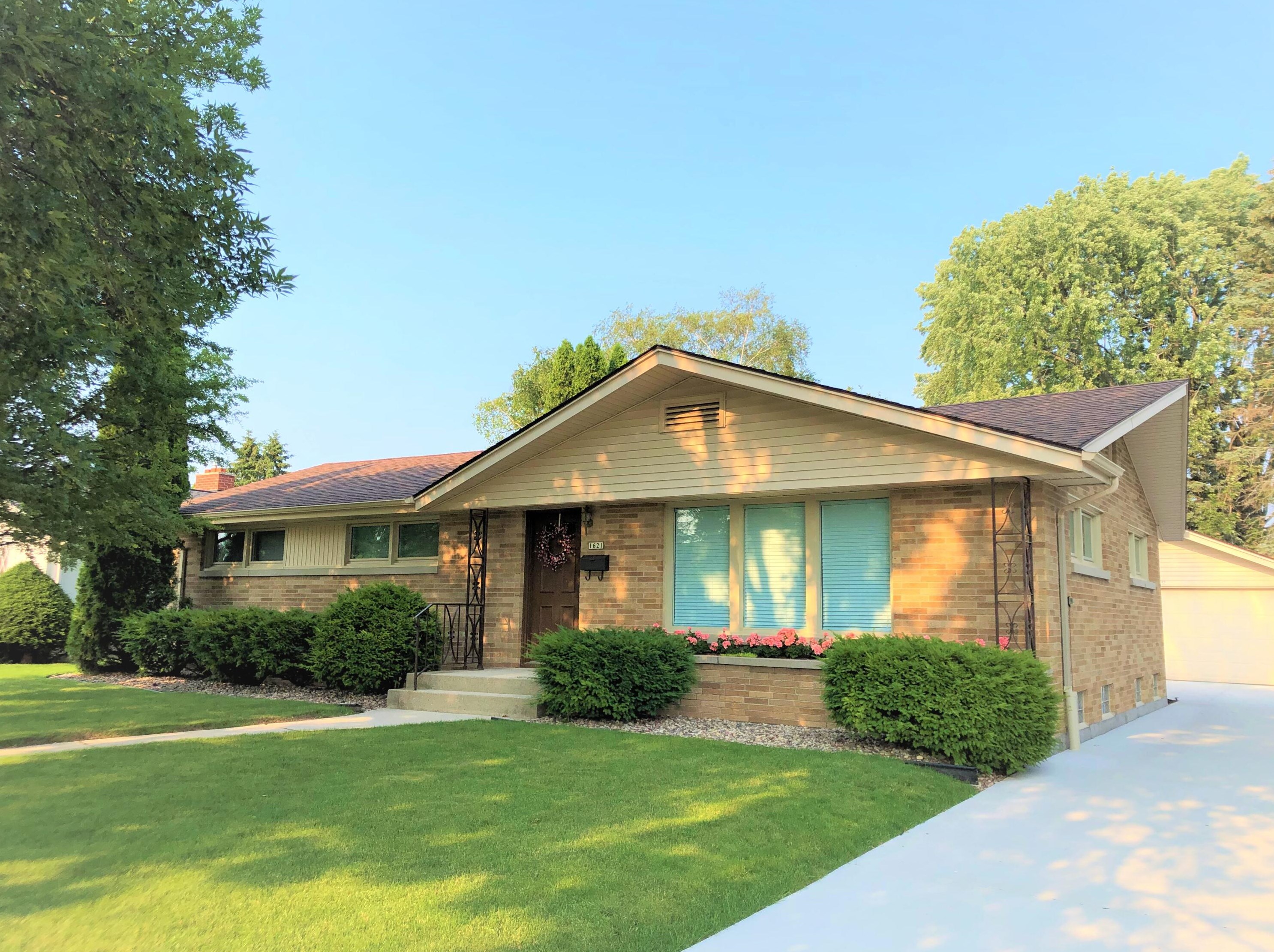 1621 23rd St, Sheboygan, WI 53081-2104