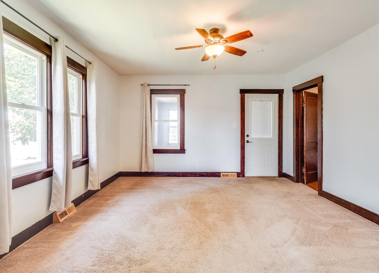 1328 Rose St, La Crosse, WI 54603