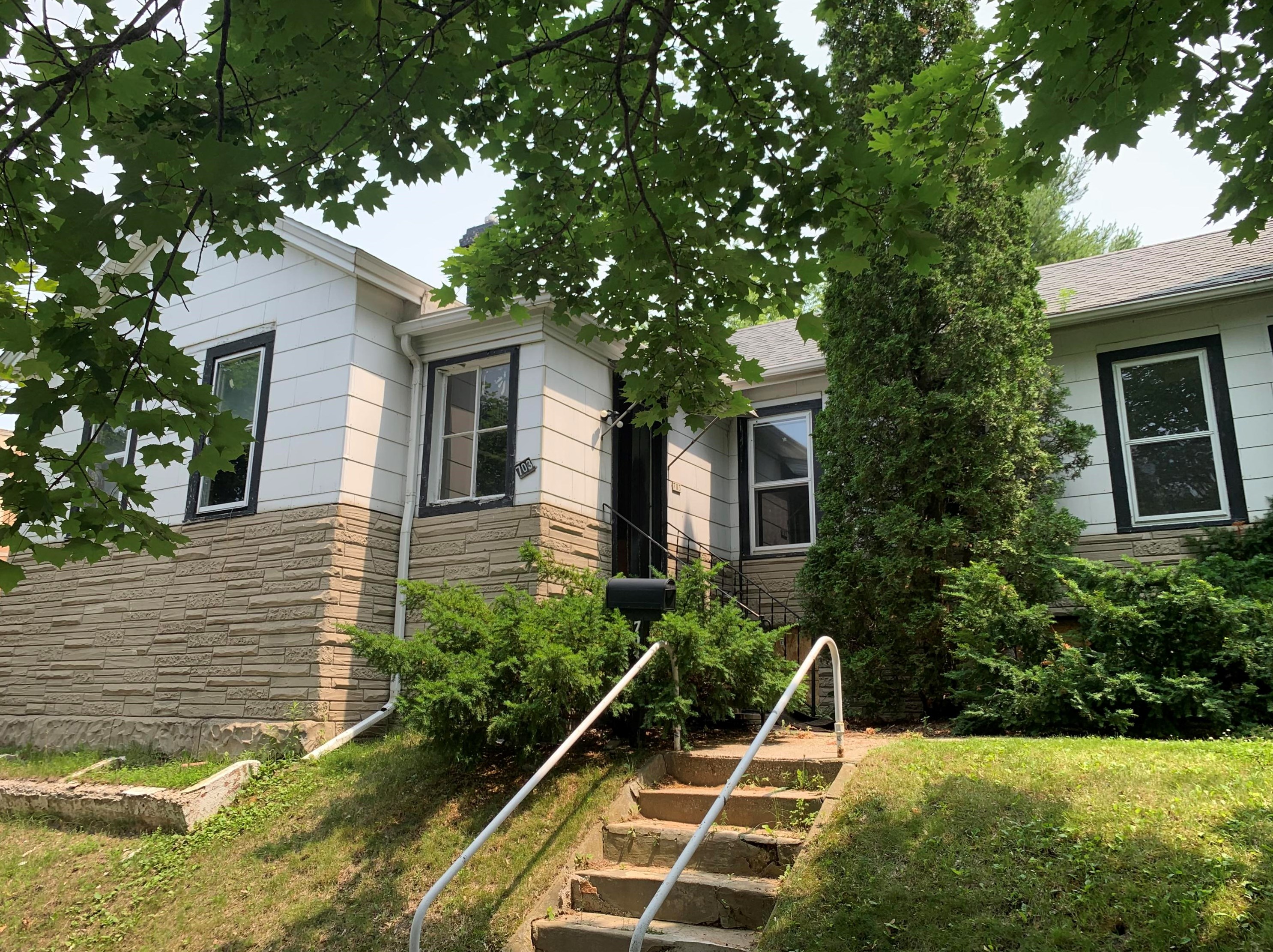 703 S 23rd St, Manitowoc, WI 54220