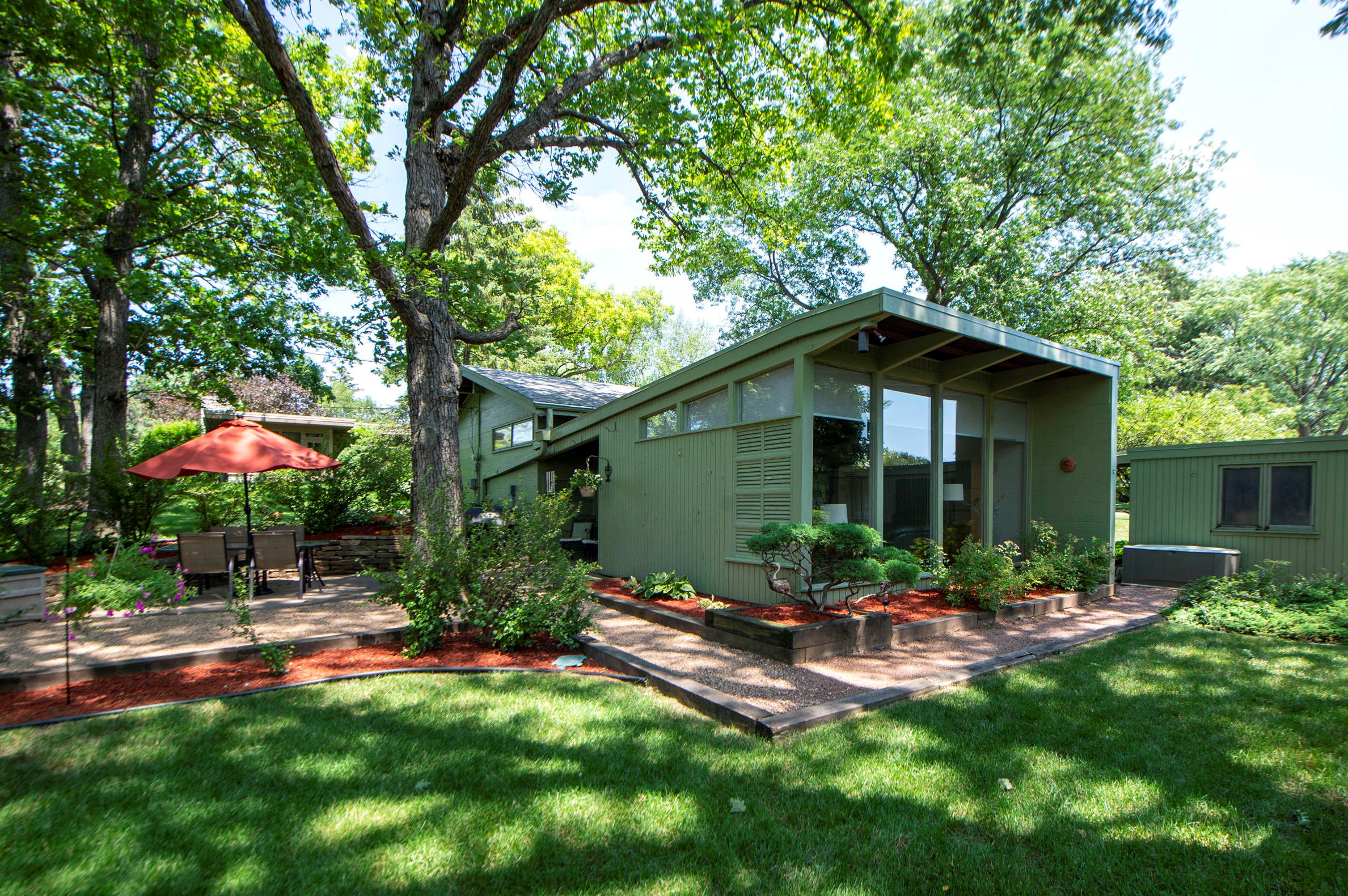 3465 Sunny Crest Dr, Brookfield, WI 53005-2725