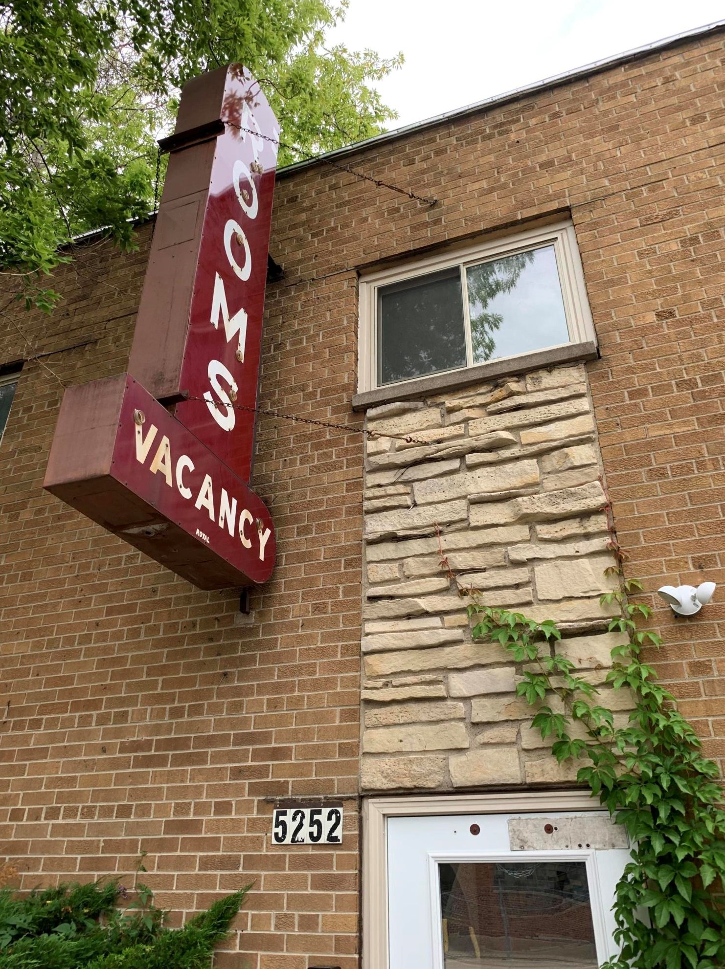 5252 S Packard Ave, Cudahy, WI 53110