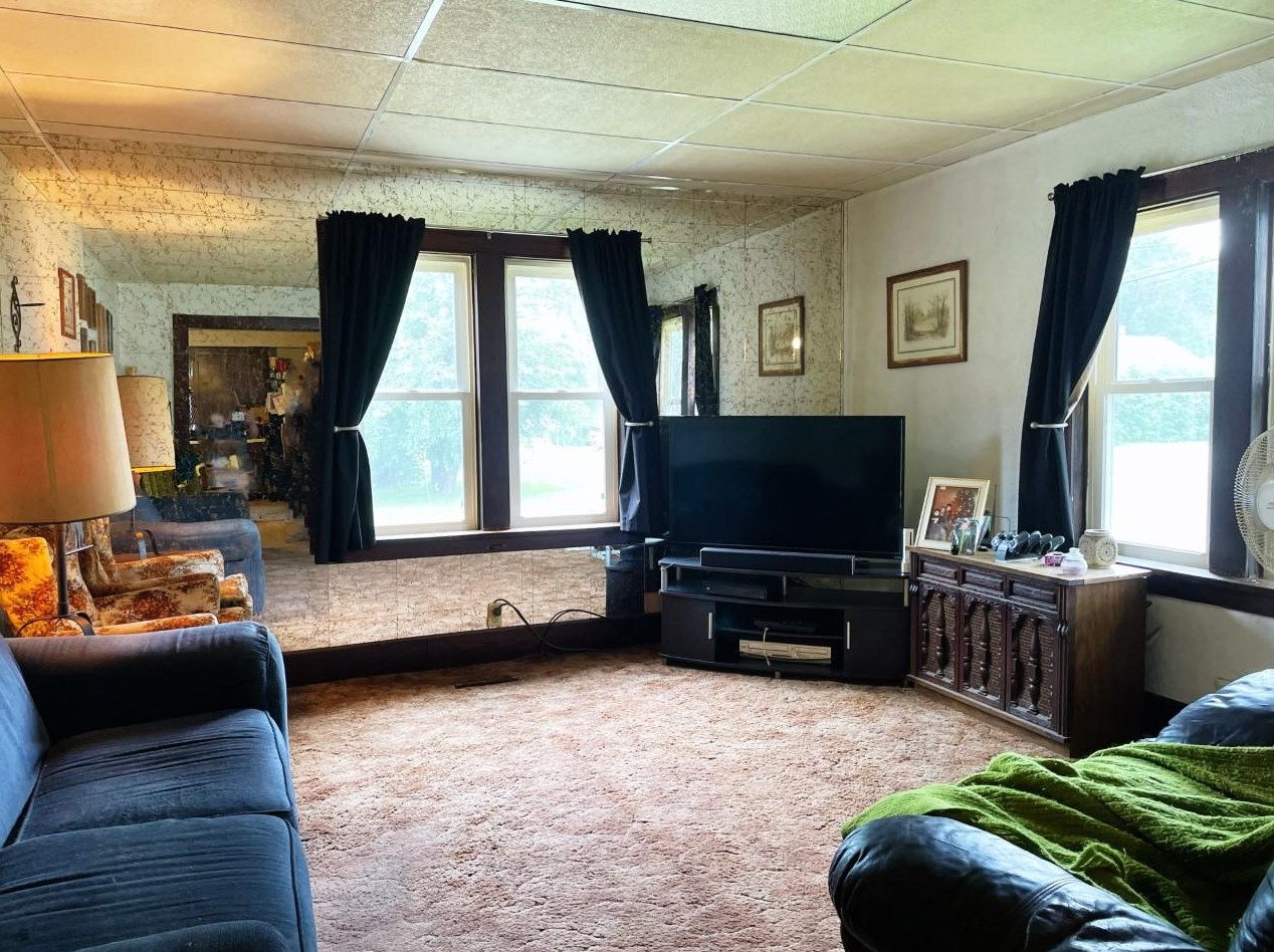 1527 Bainbridge St, La Crosse, WI 54603