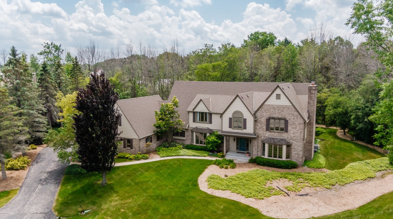 115 E Trillium Ct, Thiensville, WI 53092
