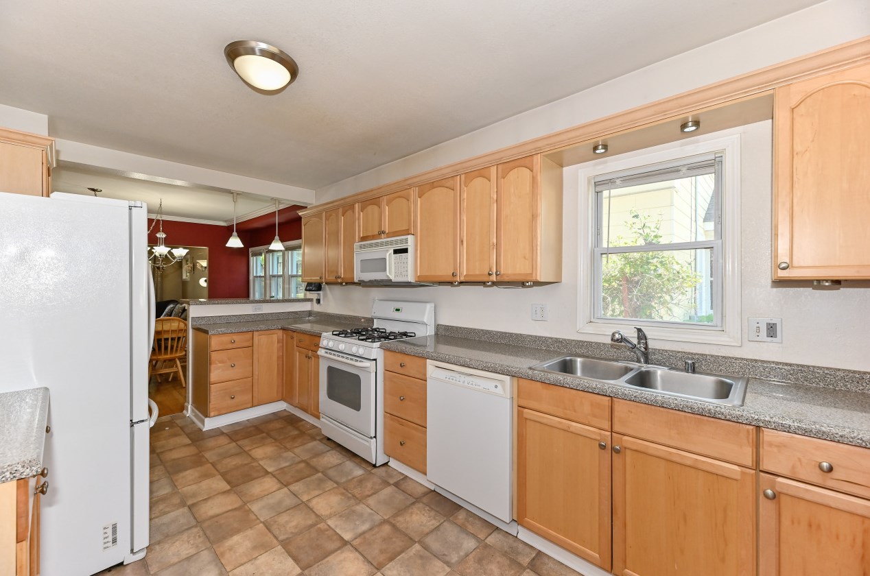 2139 S 68th St #2141, Milwaukee, WI 53219