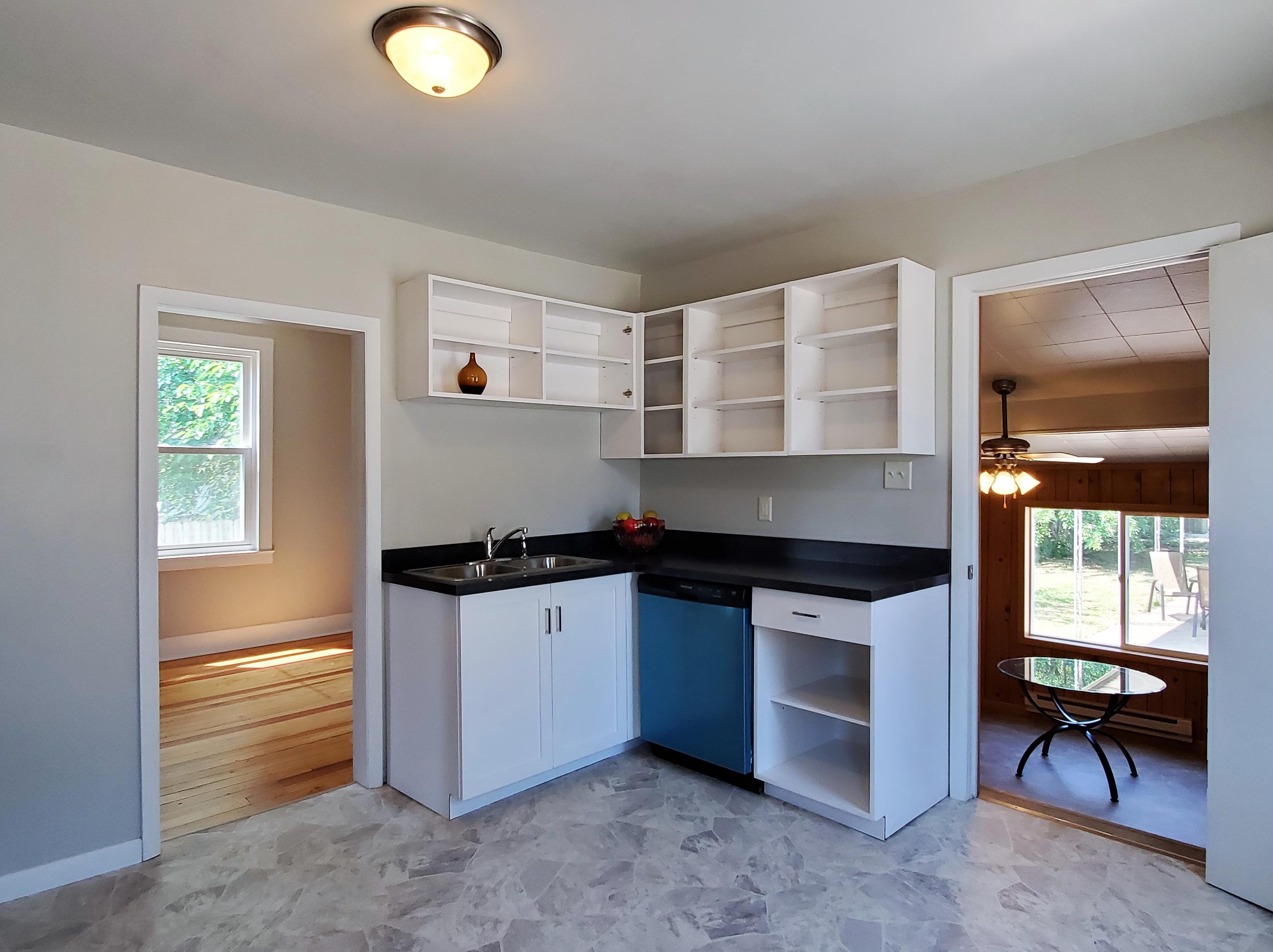 4020 Sheridan Rd, Kenosha, WI 53140