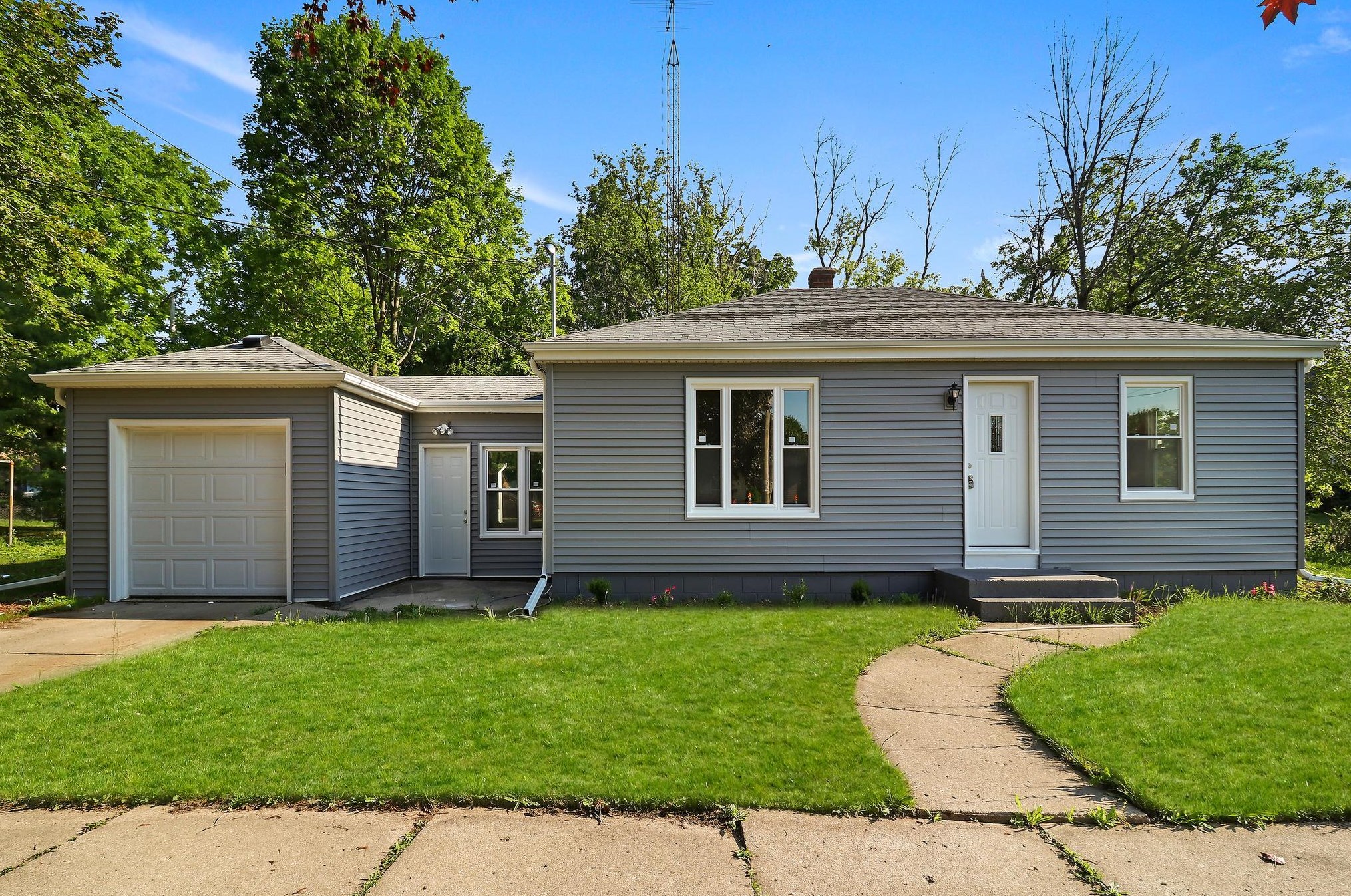 3004 41st St, Kenosha, WI 53144