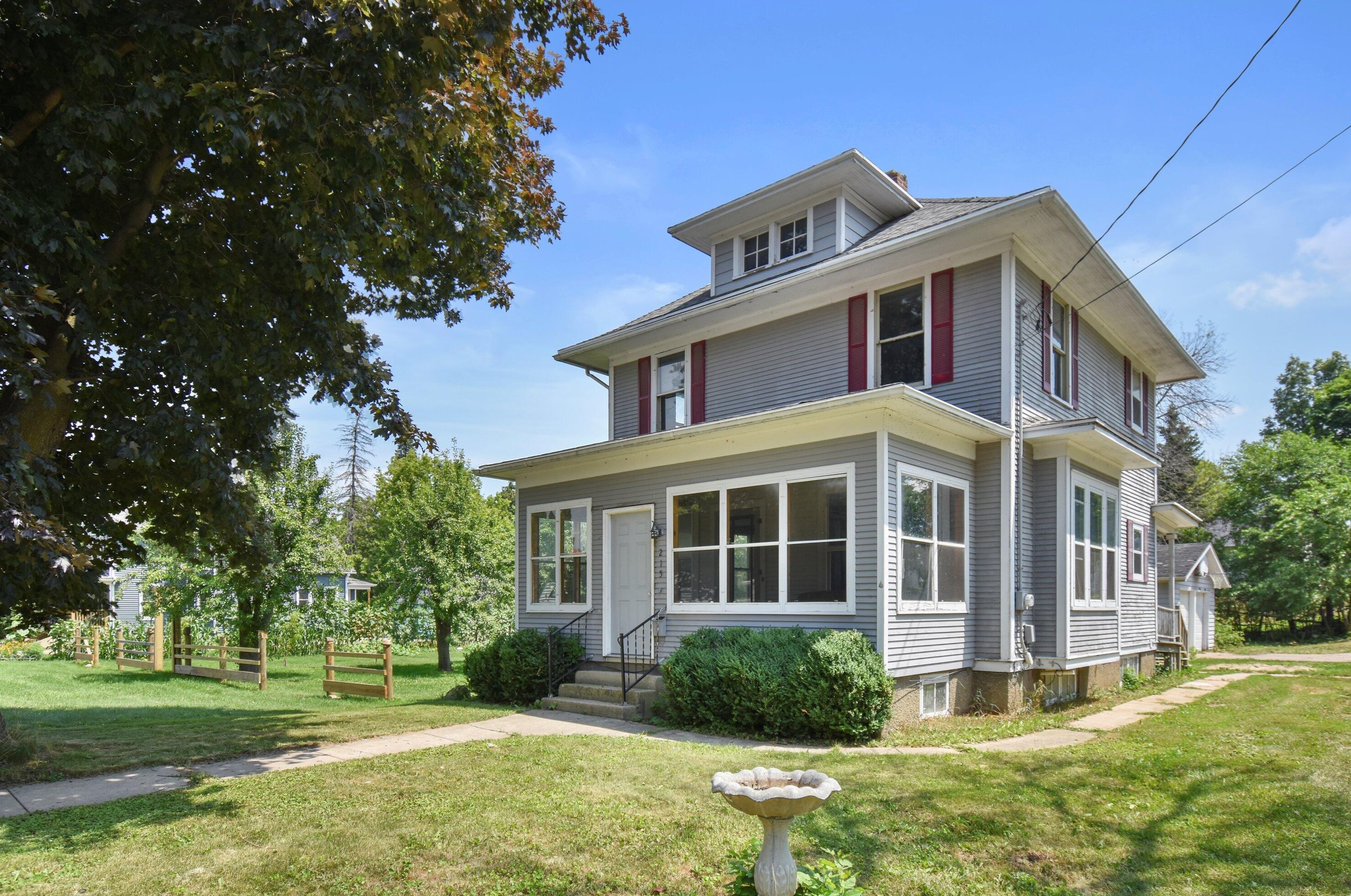 215 Valley St, Horicon WI  53032-1341 exterior