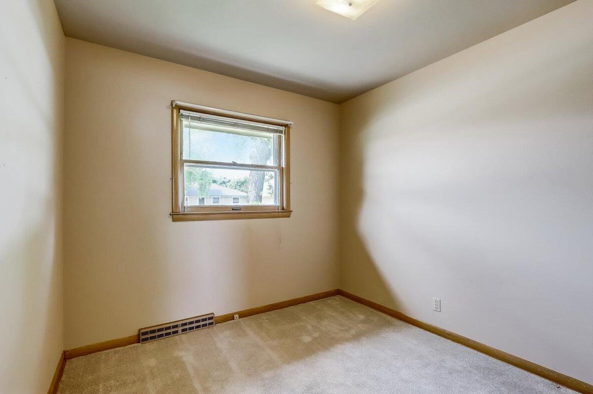 5378 Merrill Ave, Cudahy WI  53110-2112 exterior