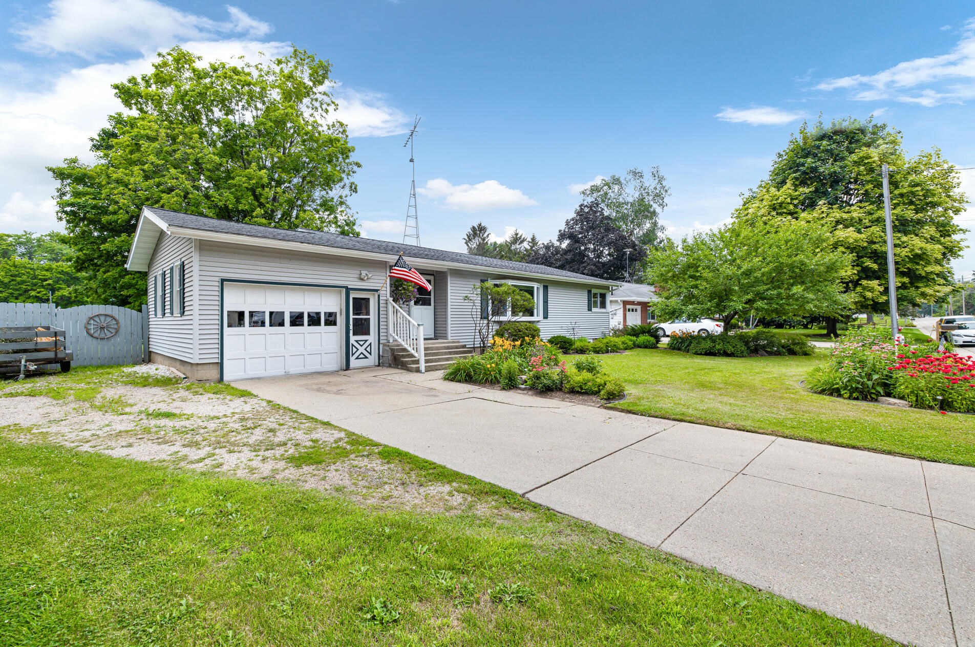 322 E Water St, Watertown, WI 53094