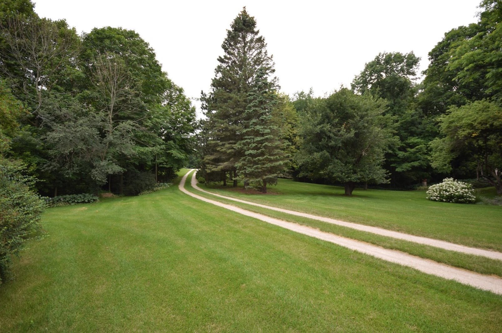 1806 Candlewood Ln, Richfield, WI 53076-9631