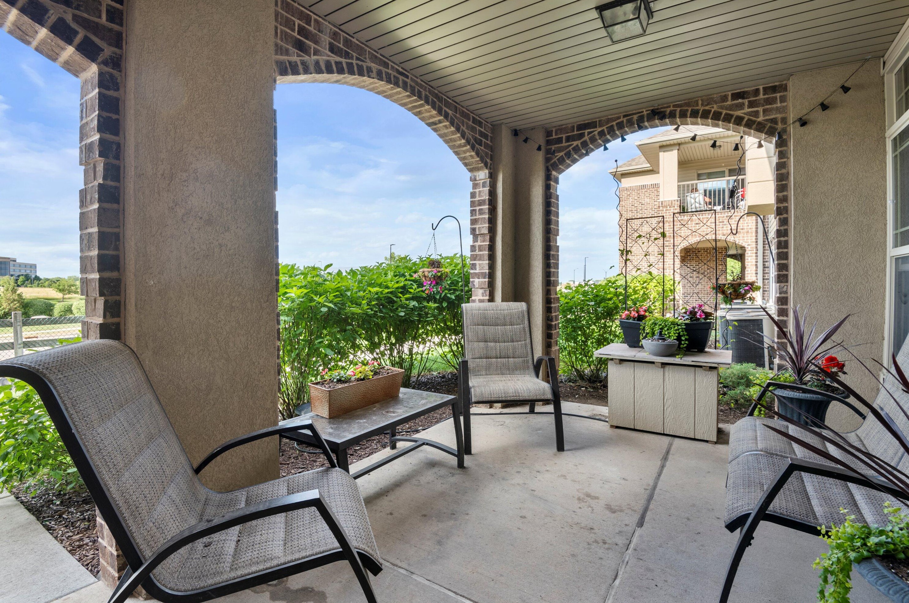 2849 W Drexel Ave #608, Hales Corners, WI 53132