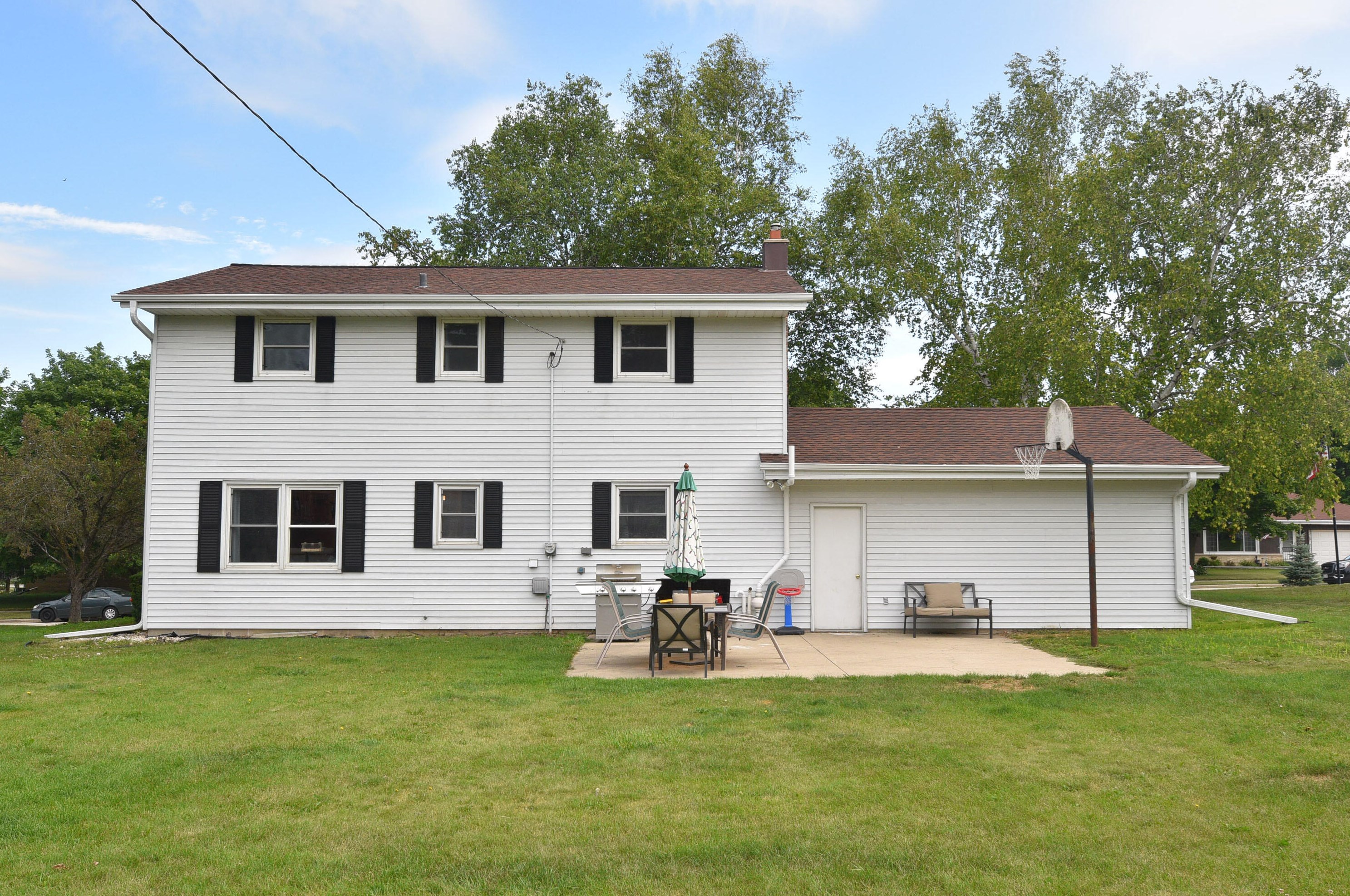 329 Braatz Dr, Kewaskum, WI 53040