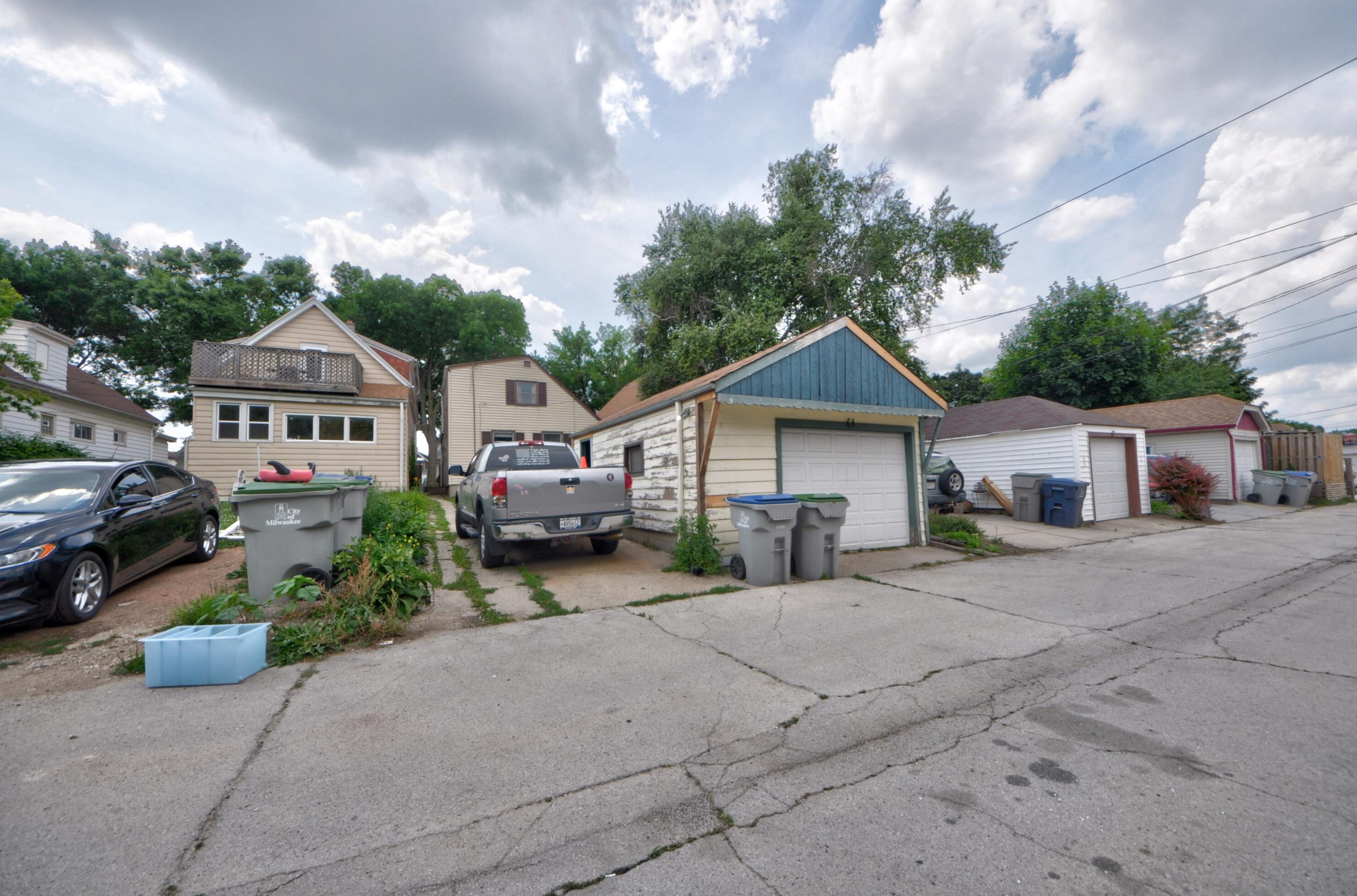 3314 S 8th St, Milwaukee, WI 53206