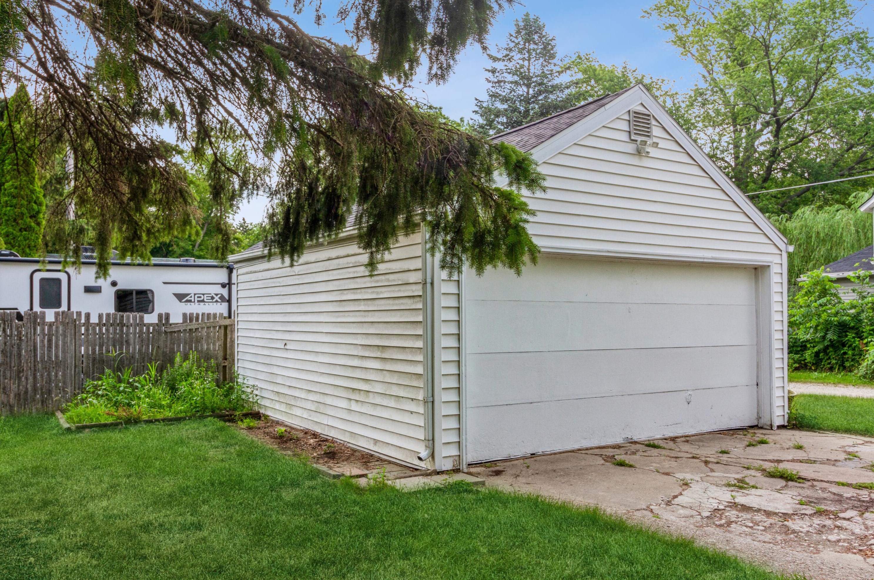 341 Ray St, Delavan, WI 53115-1425