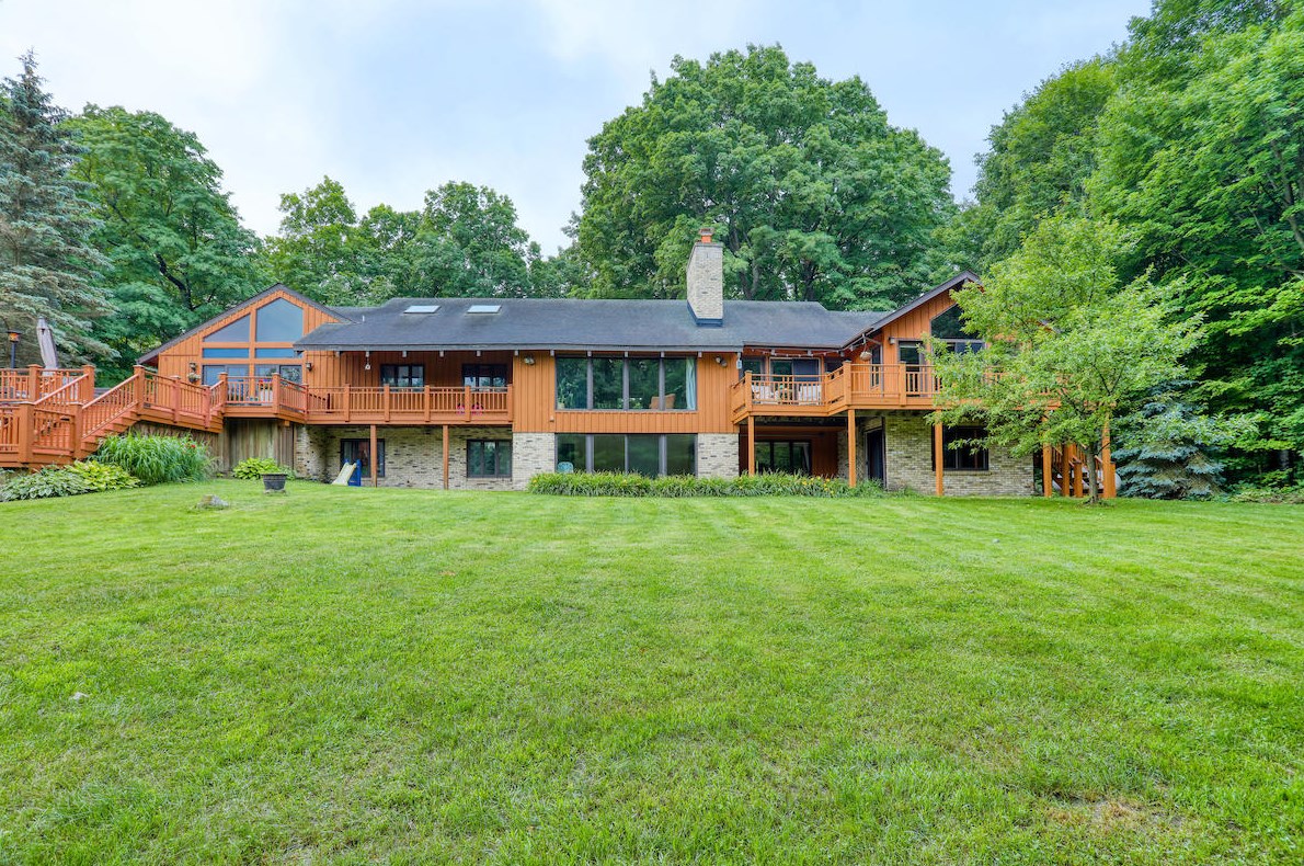 5450 Eden Ct, West Bend, WI 53095