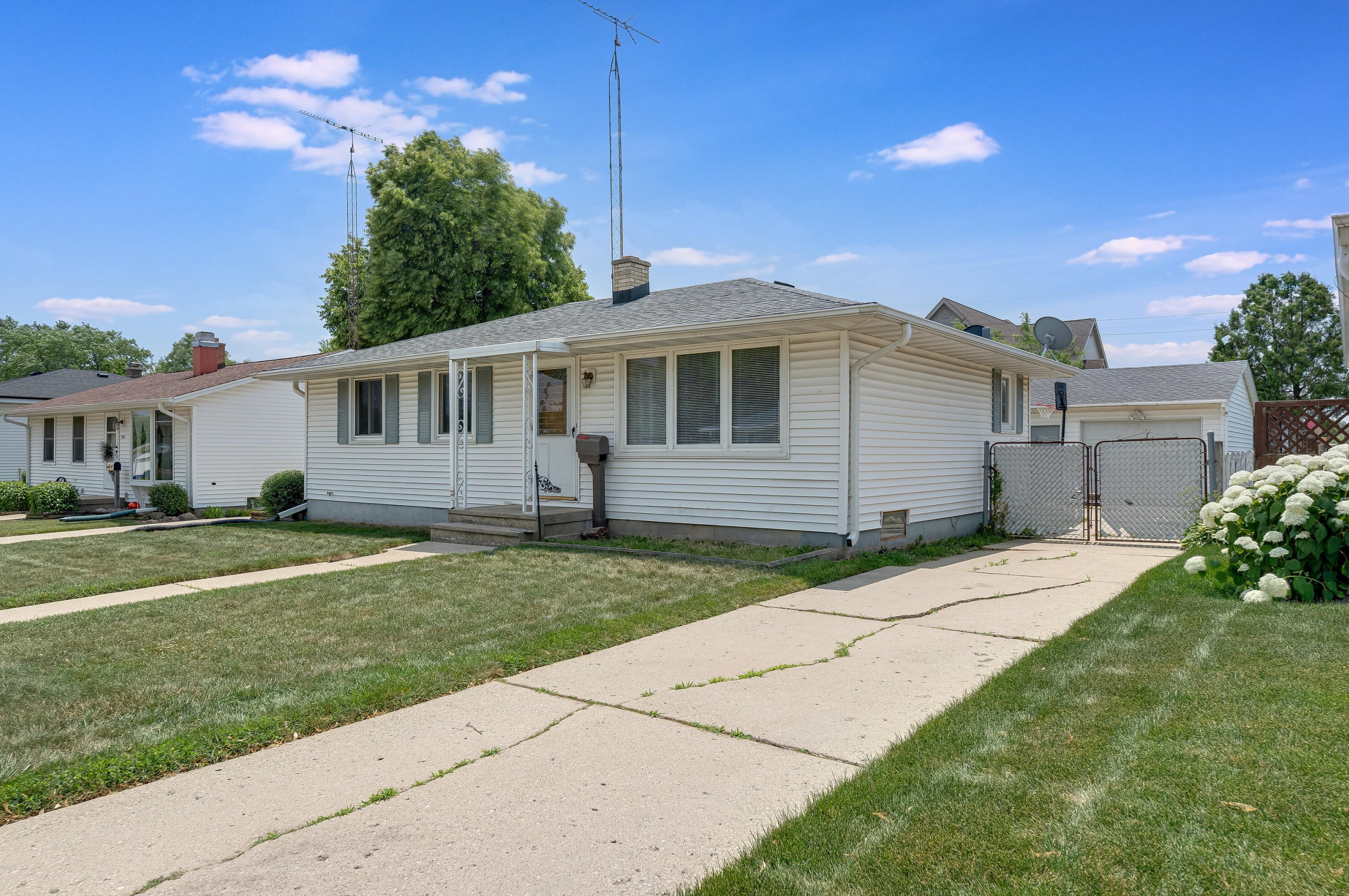 5509 58th St, Kenosha, WI 53144