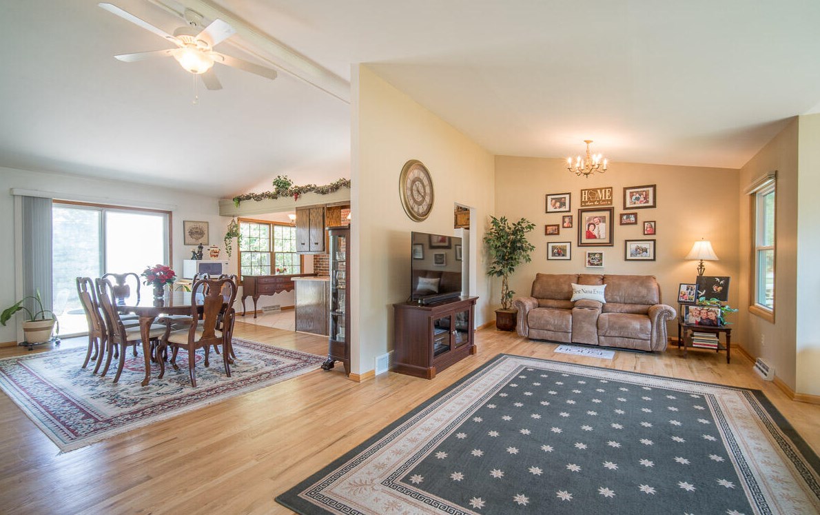15050 W Signet Ln, Waukesha, WI 53151