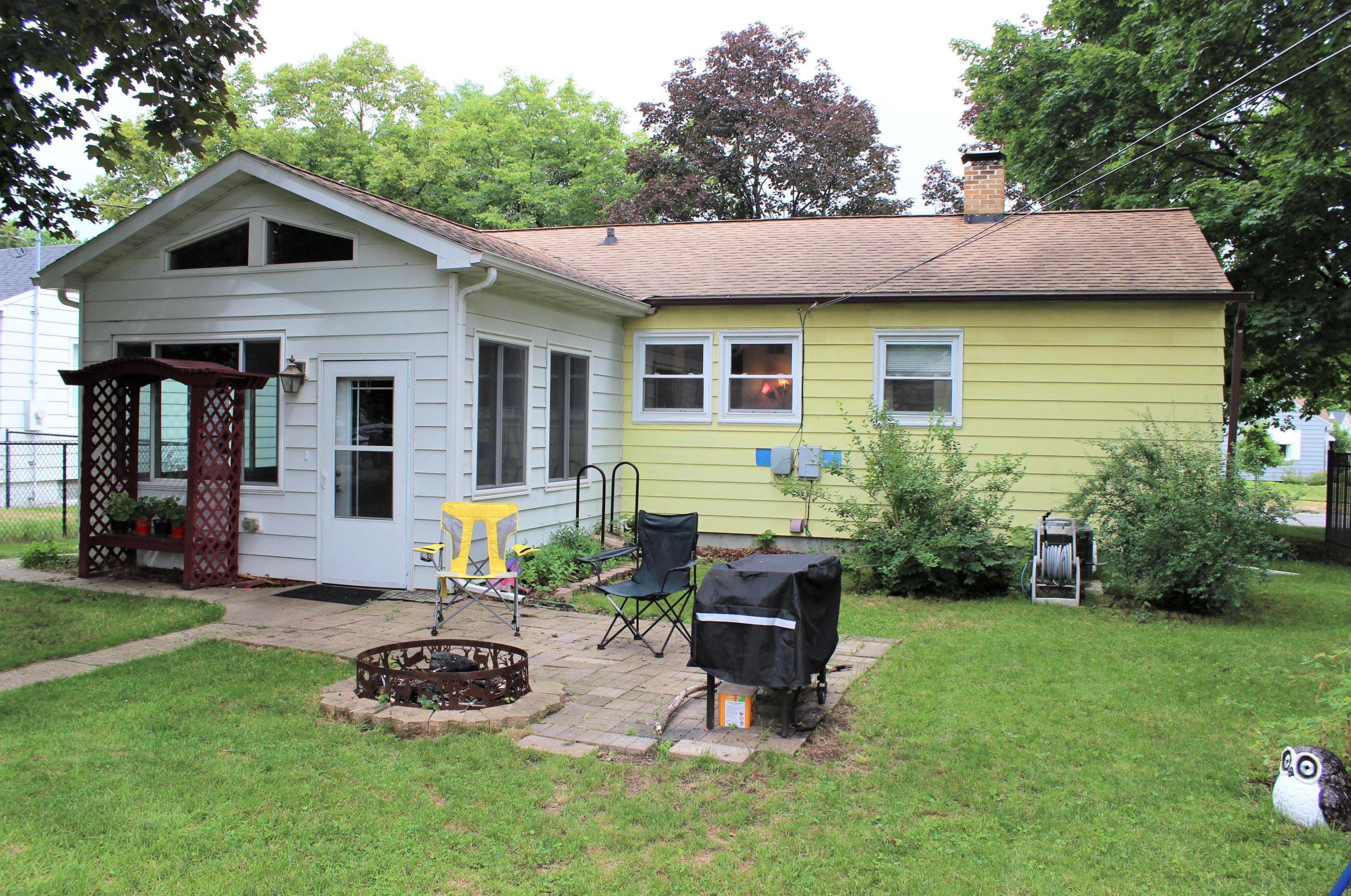 2156 Johnson St, La Crosse, WI 54601