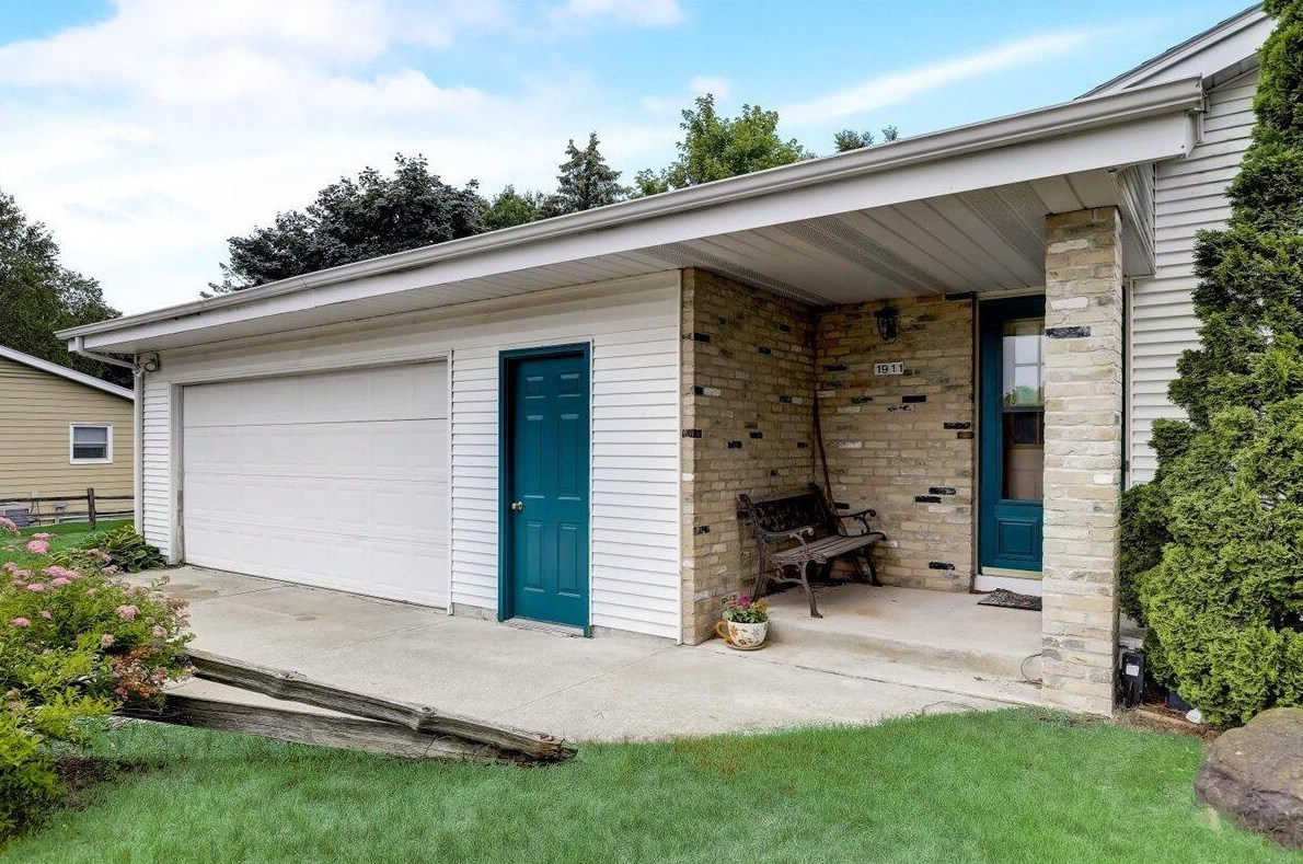 1911 S Beck Ln, West Bend, WI 53090