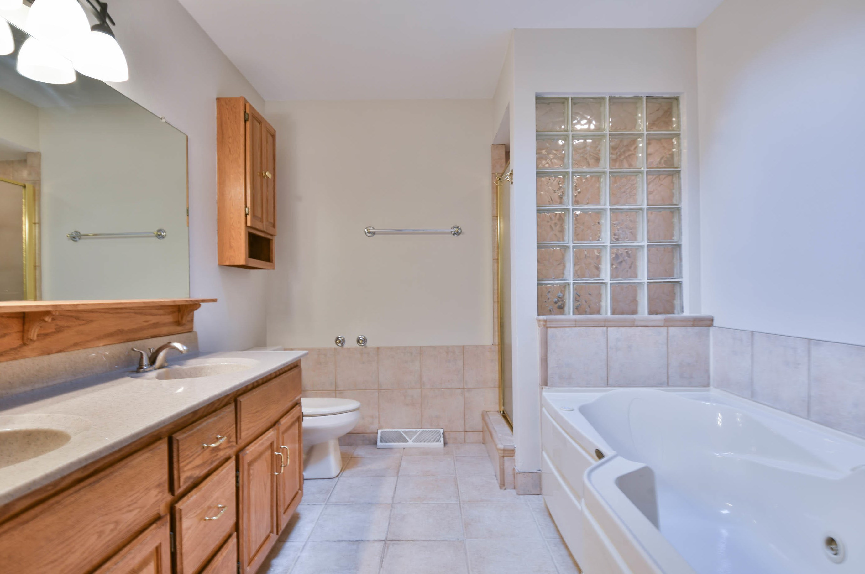 17740 Bolter Ln, Brookfield WI  53045-3457 exterior