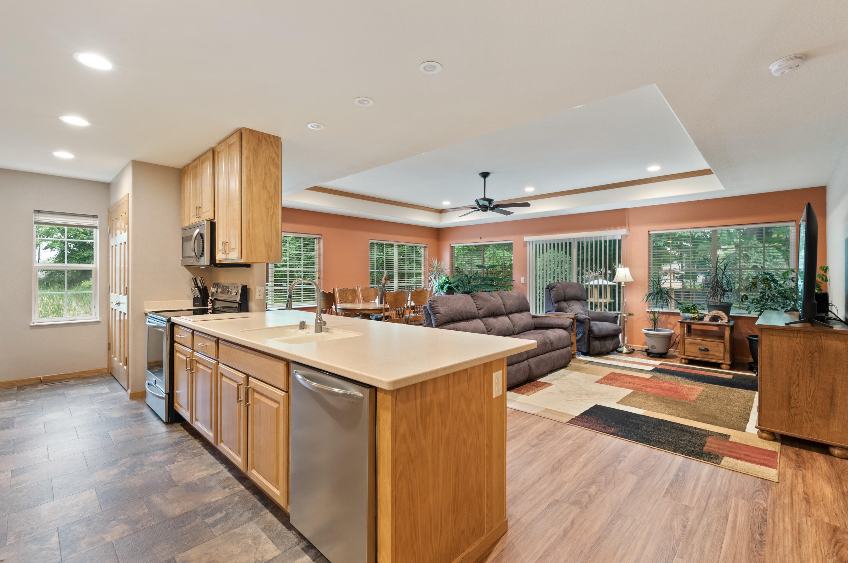 616 Novak St, Hartford, WI 53027